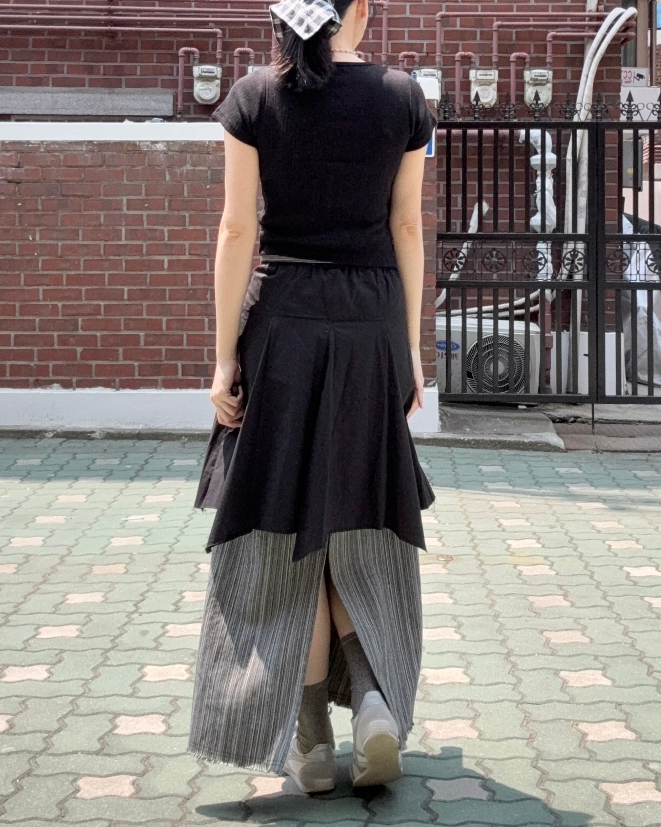 現貨 SK192 Ami Cut-out Midi Skirt - Khaki | White | Black