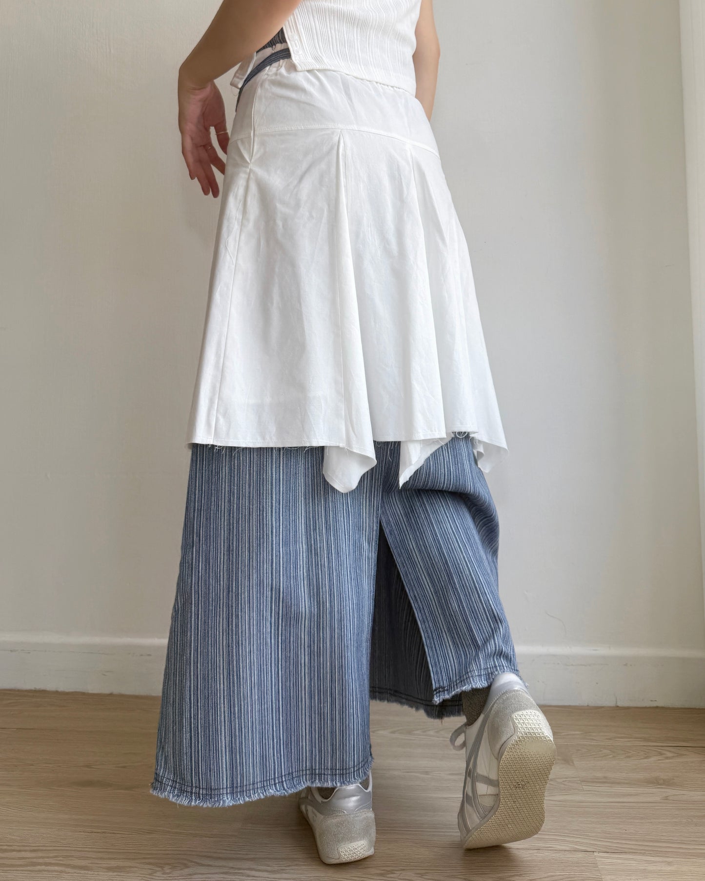 現貨 SK192 Ami Cut-out Midi Skirt - Khaki | White | Black