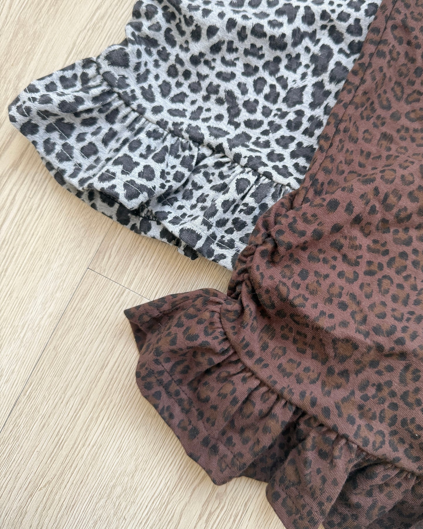 VT259 Leopard Print Top - Gray | Mocha