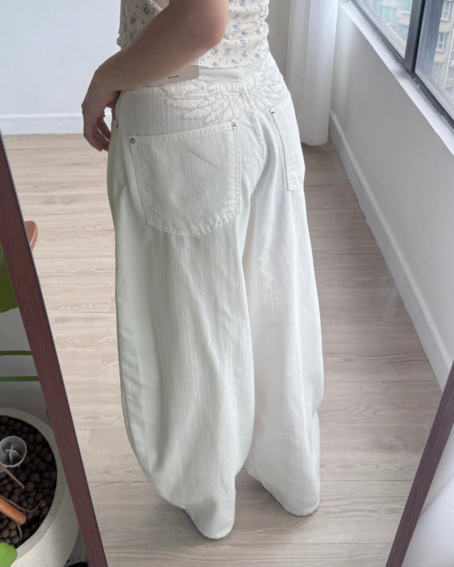 JN059 Flying Needle Wide Pants - White