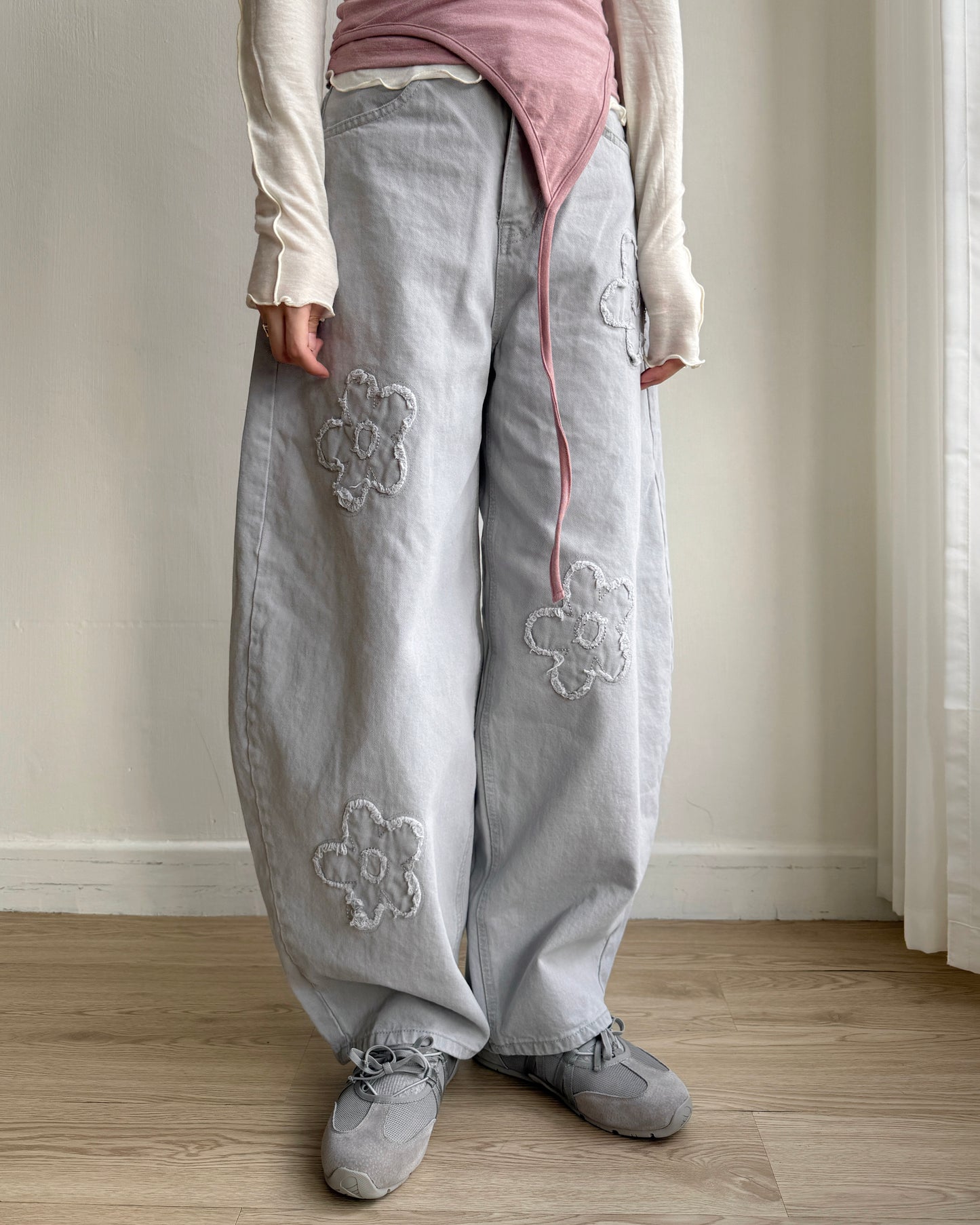 🩵牛仔褲限定優惠 JN061 Floral Jeans - Gray