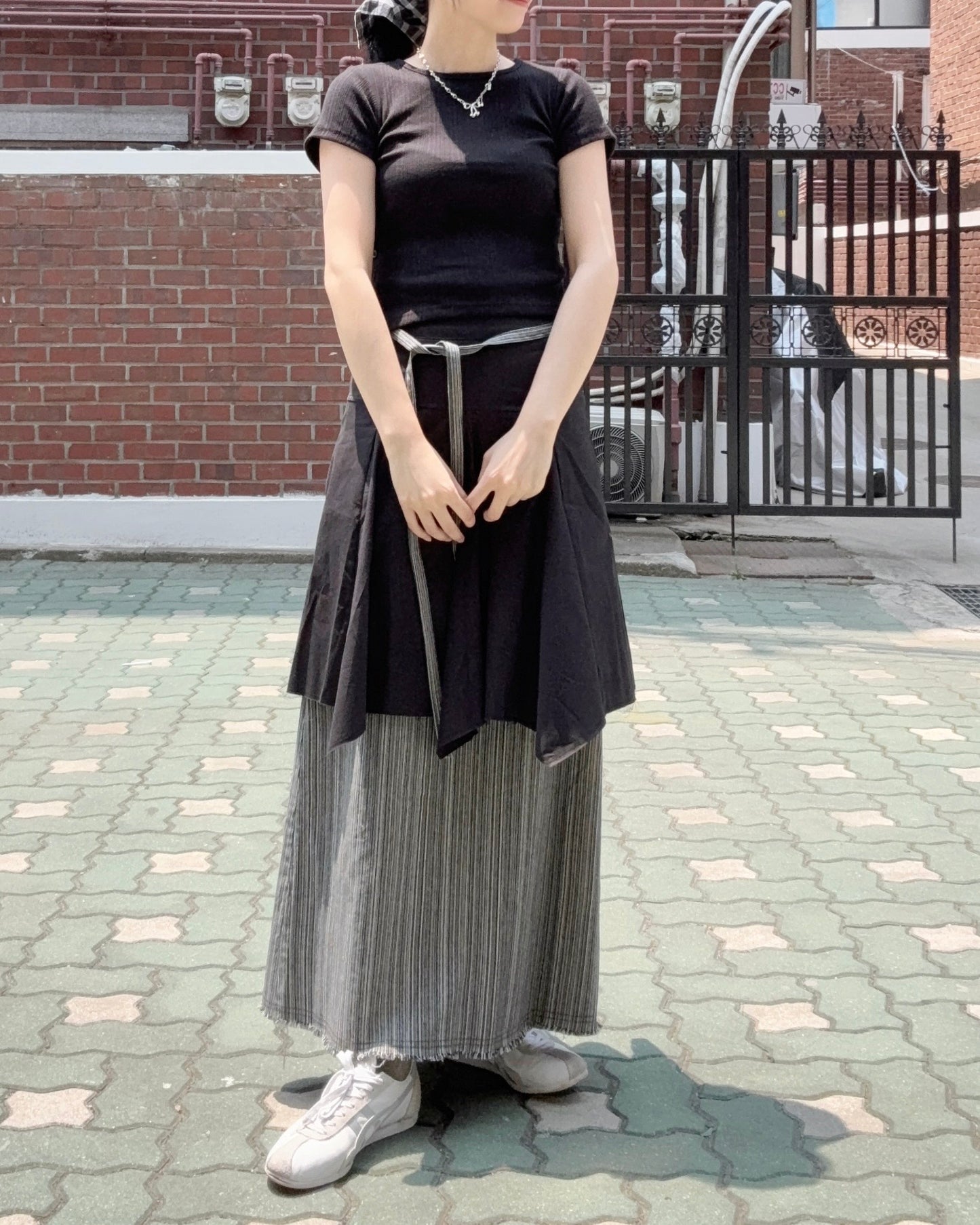 現貨 SK192 Ami Cut-out Midi Skirt - Khaki | White | Black