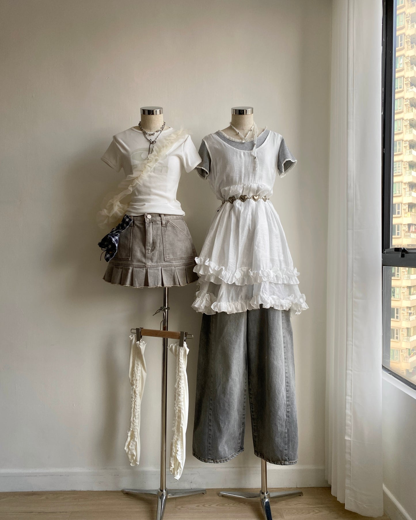 SK186 Pleated Mini Skirt - Beige
