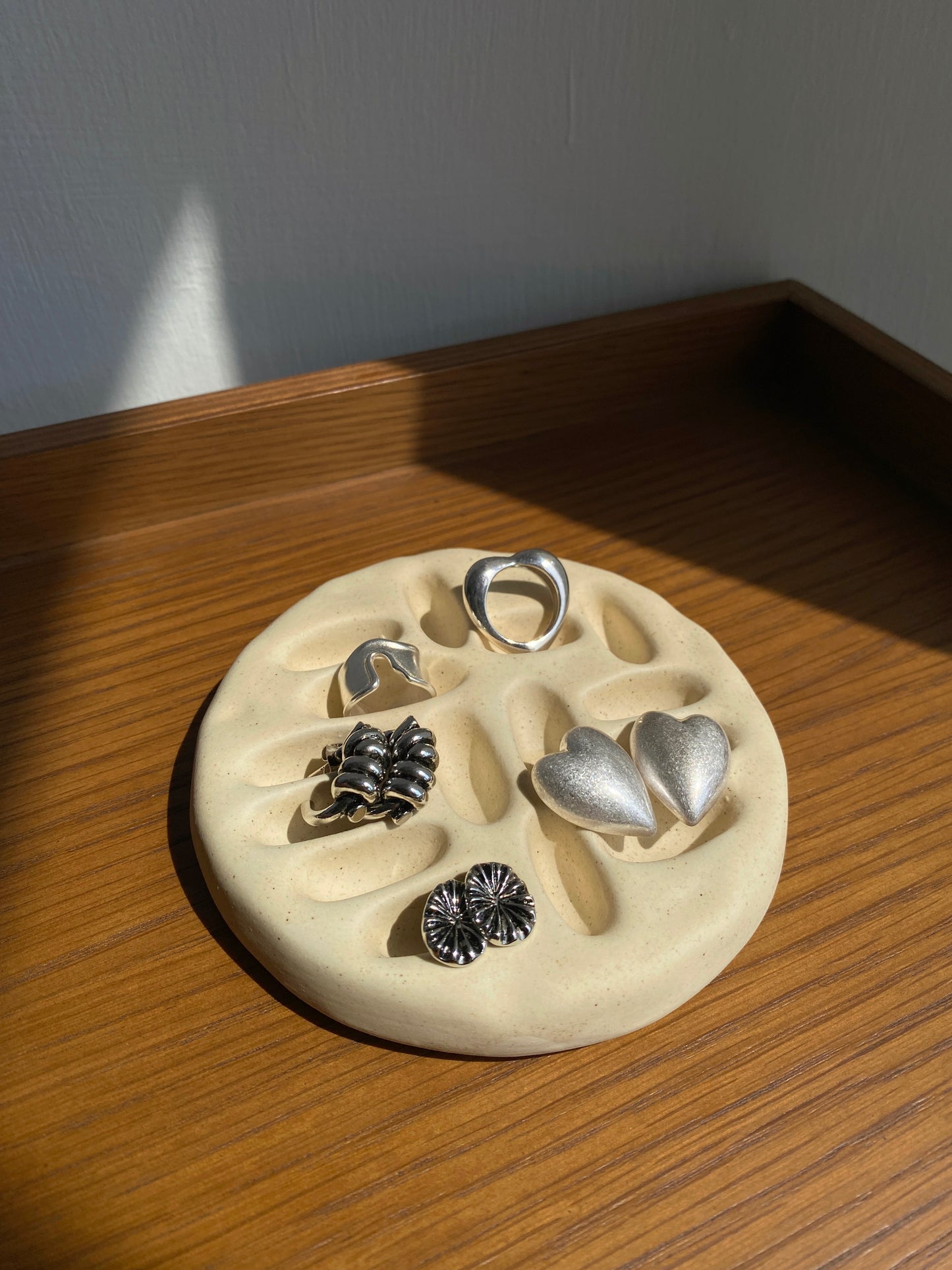 KA298 Croissant Earring