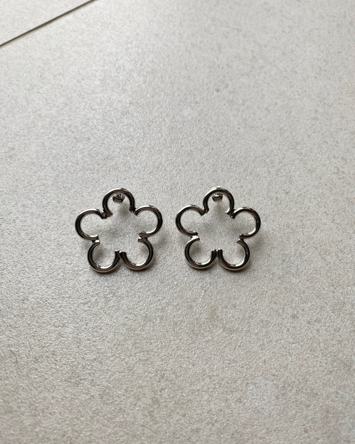 KA343 FAFA Earring