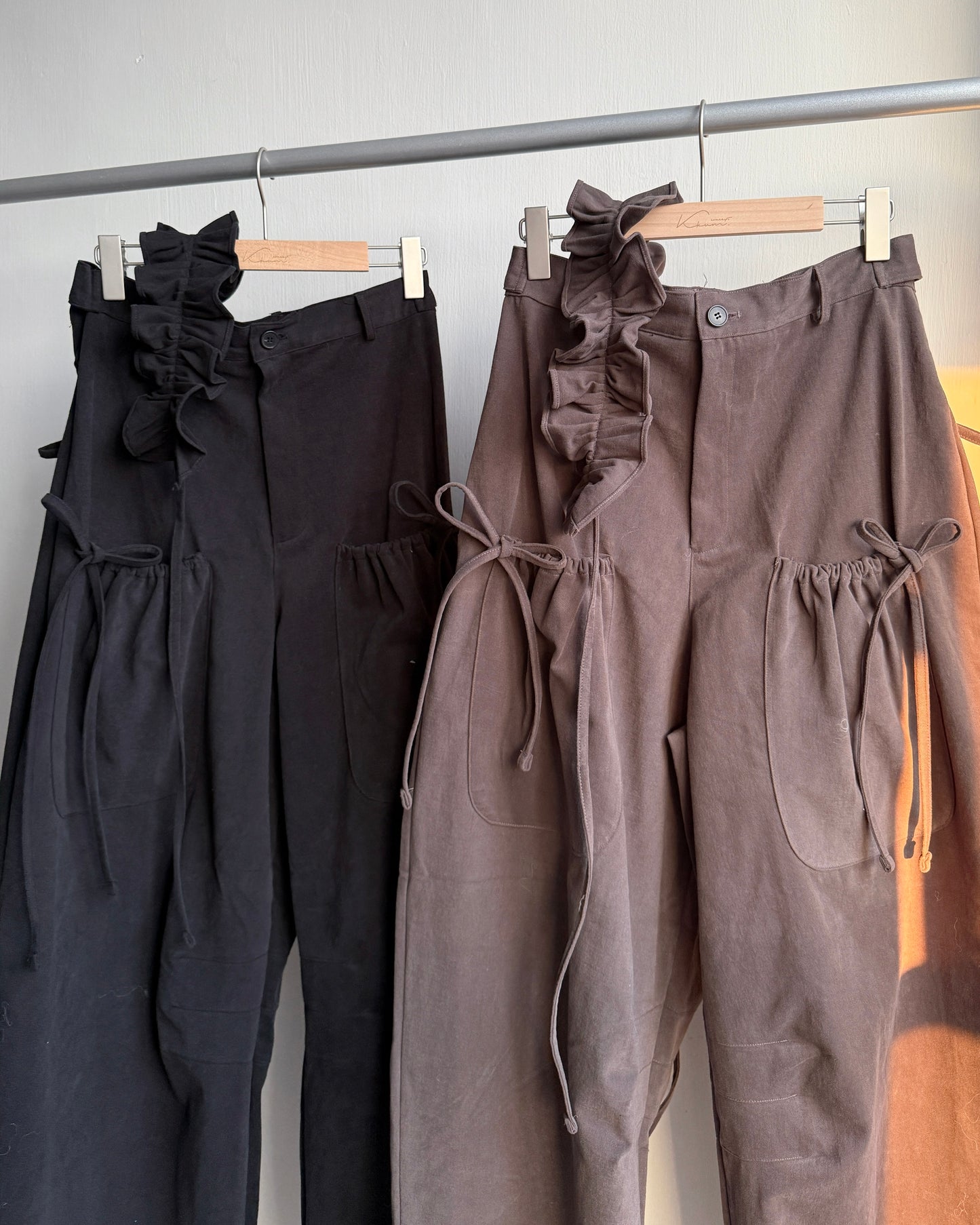 PT077 蝴蝶皺褶休閑褲(連腰帶) - Brown | Black