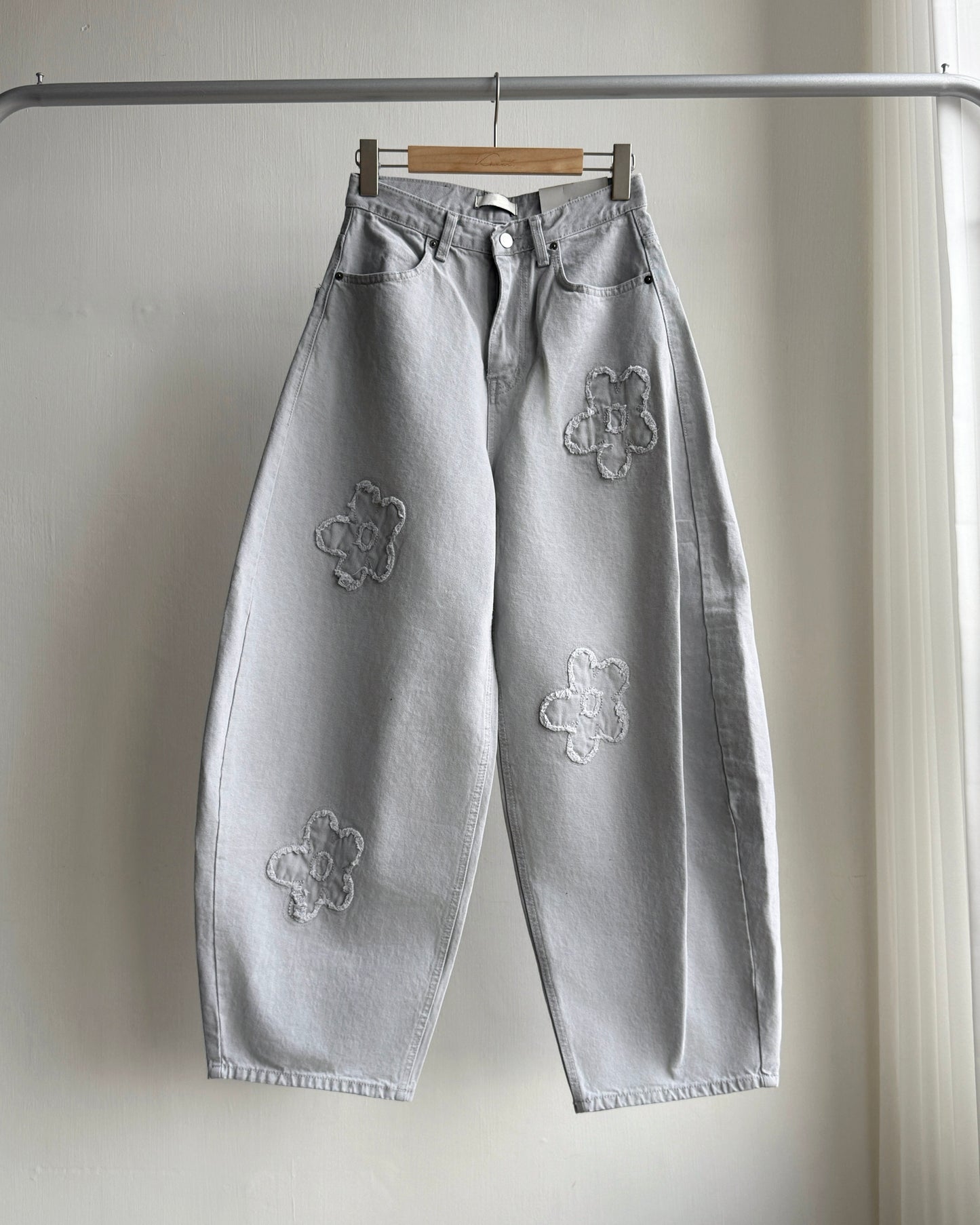 🩵牛仔褲限定優惠 JN061 Floral Jeans - Gray