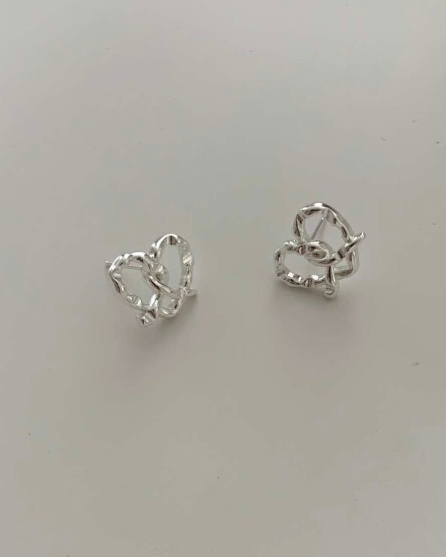 KA388 Pretzel Earring