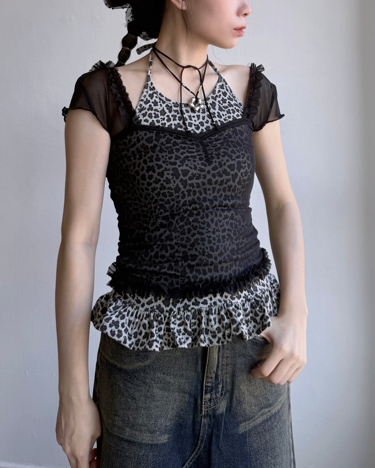 VT259 Leopard Print Top - Gray | Mocha