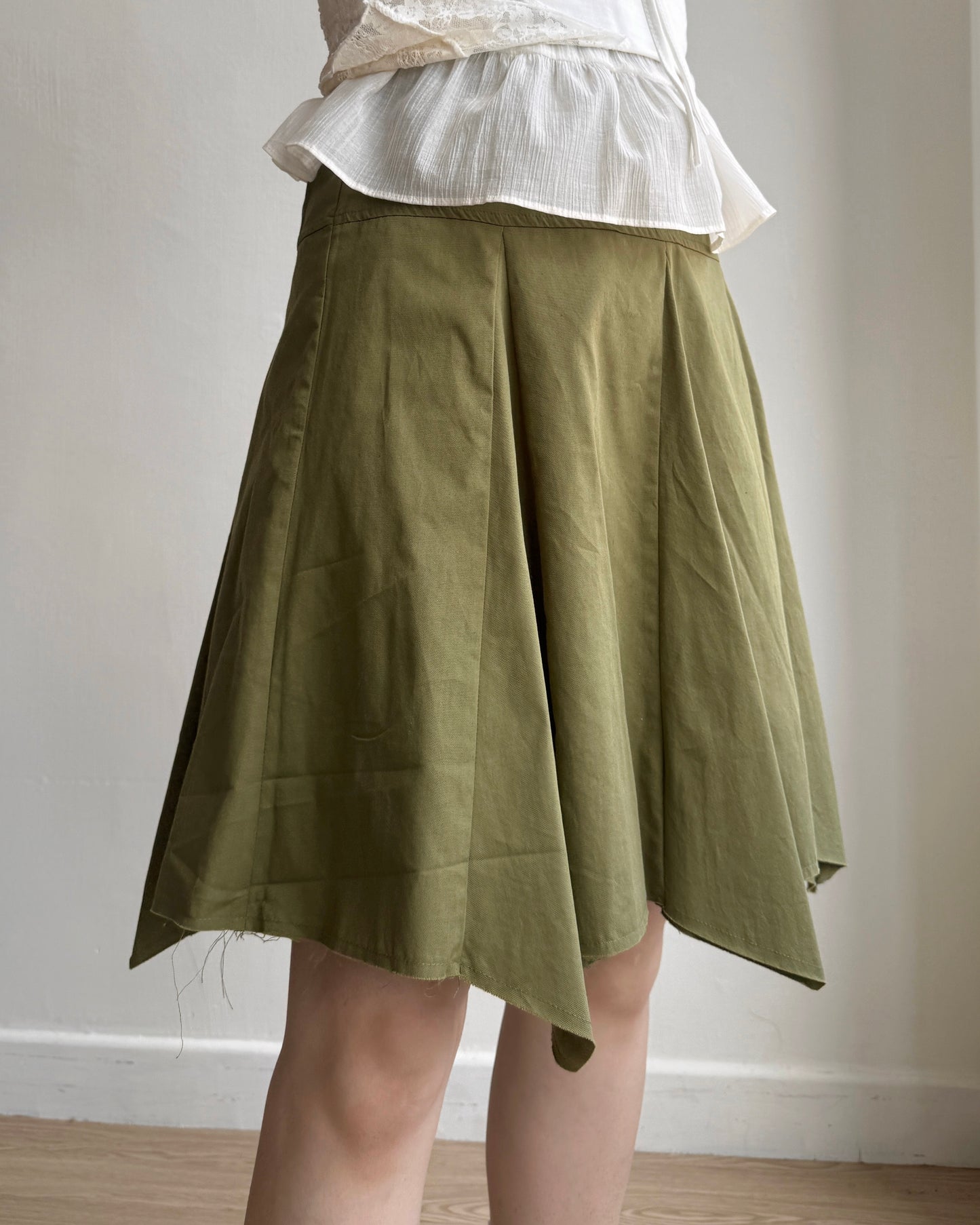現貨 SK192 Ami Cut-out Midi Skirt - Khaki | White | Black