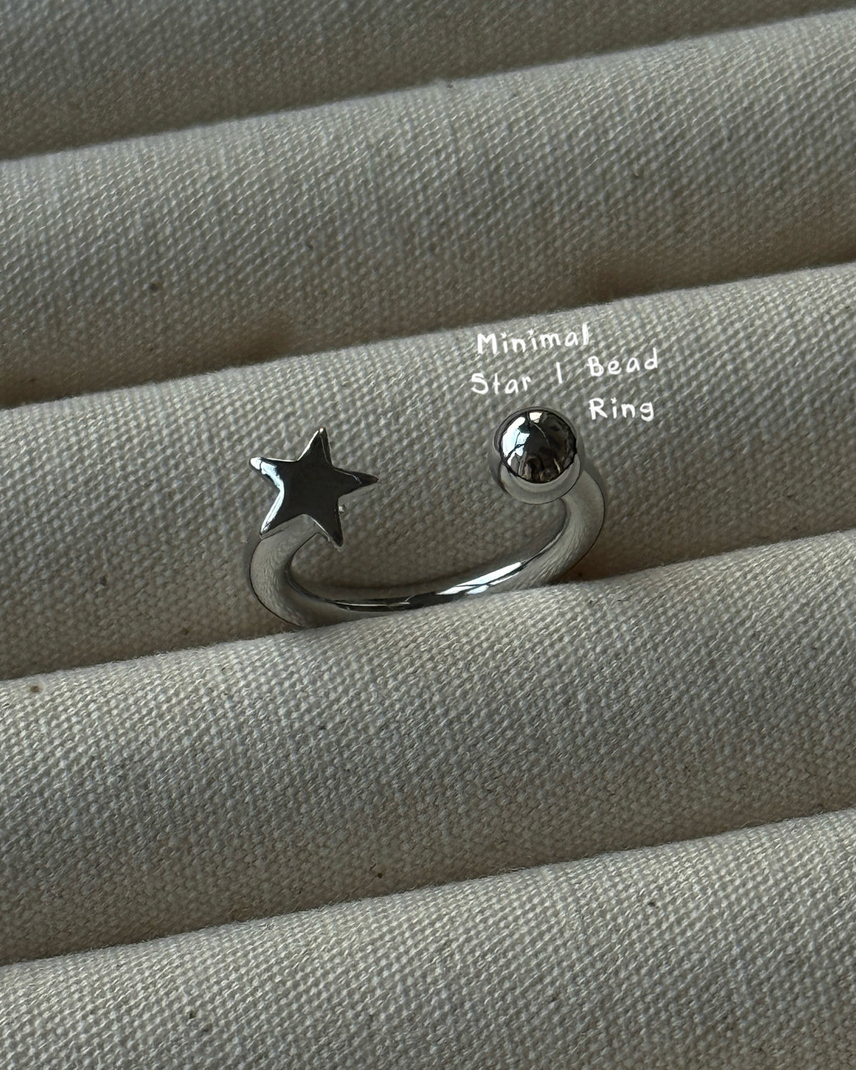 KA425 Minimal Star&Bead Ring