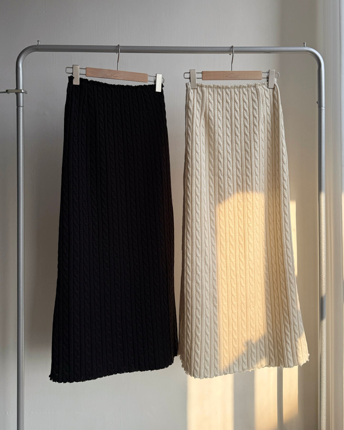 SK206 Cable Skirt - Ivory | Black