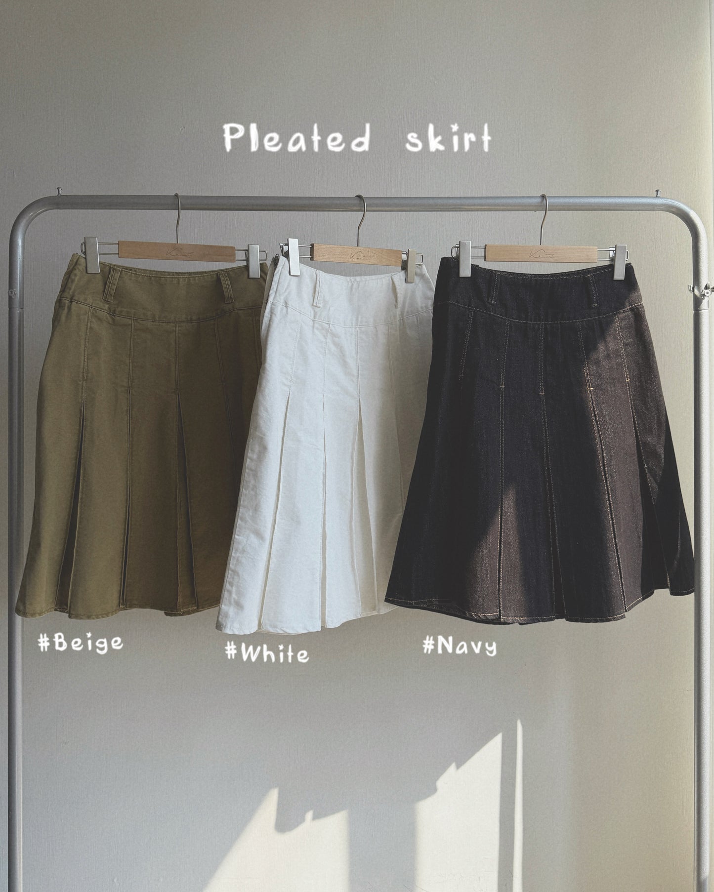 SK214 Pleated skirt - White | Navy | Beige