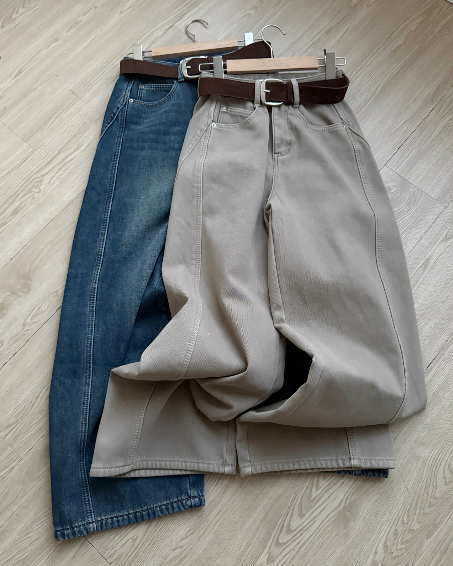 JN062 內有毛毛直筒牛仔褲 - Beige | Blue