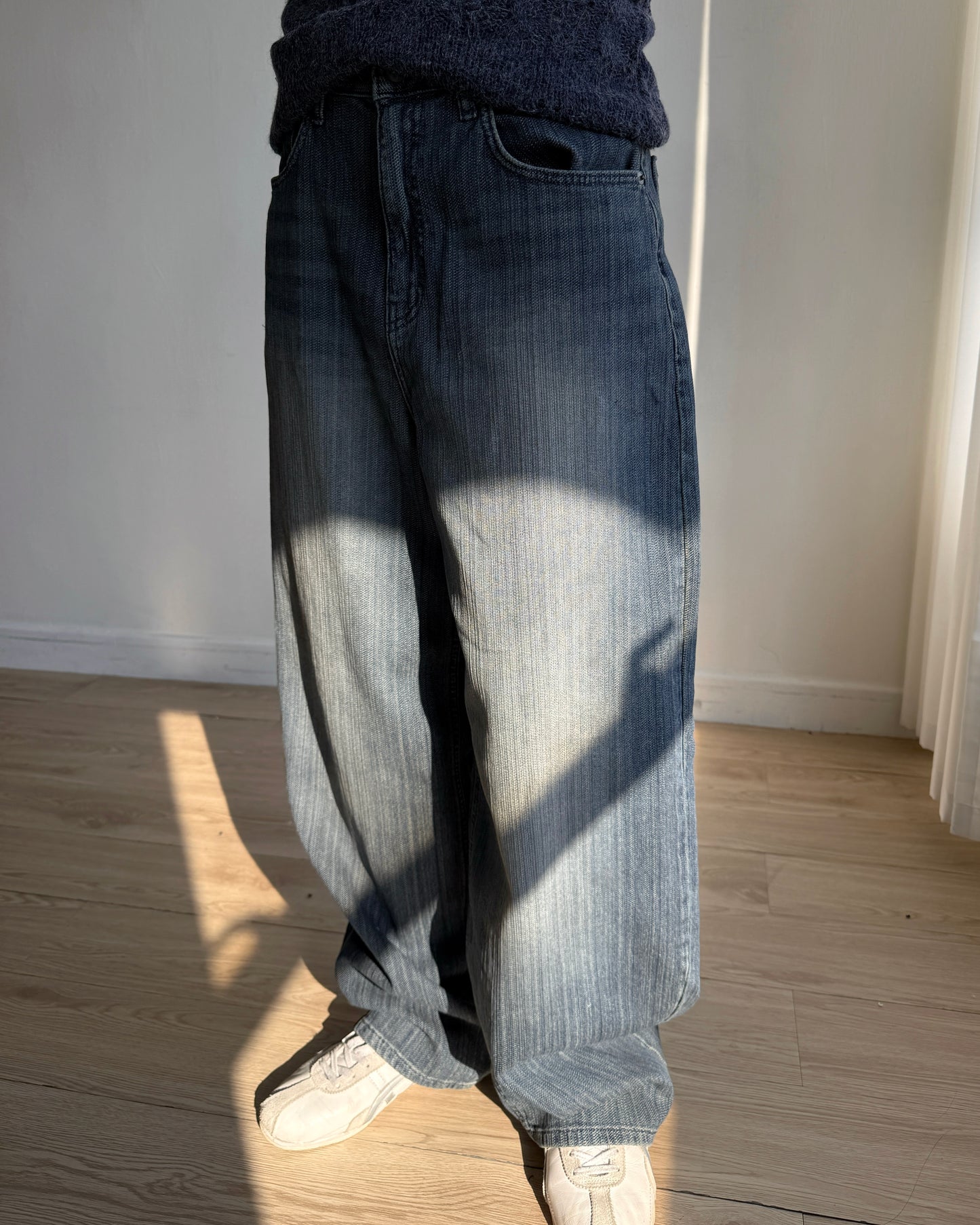JN063 [ OOTJ ] Vintage Mid-Wash Wide Jeans