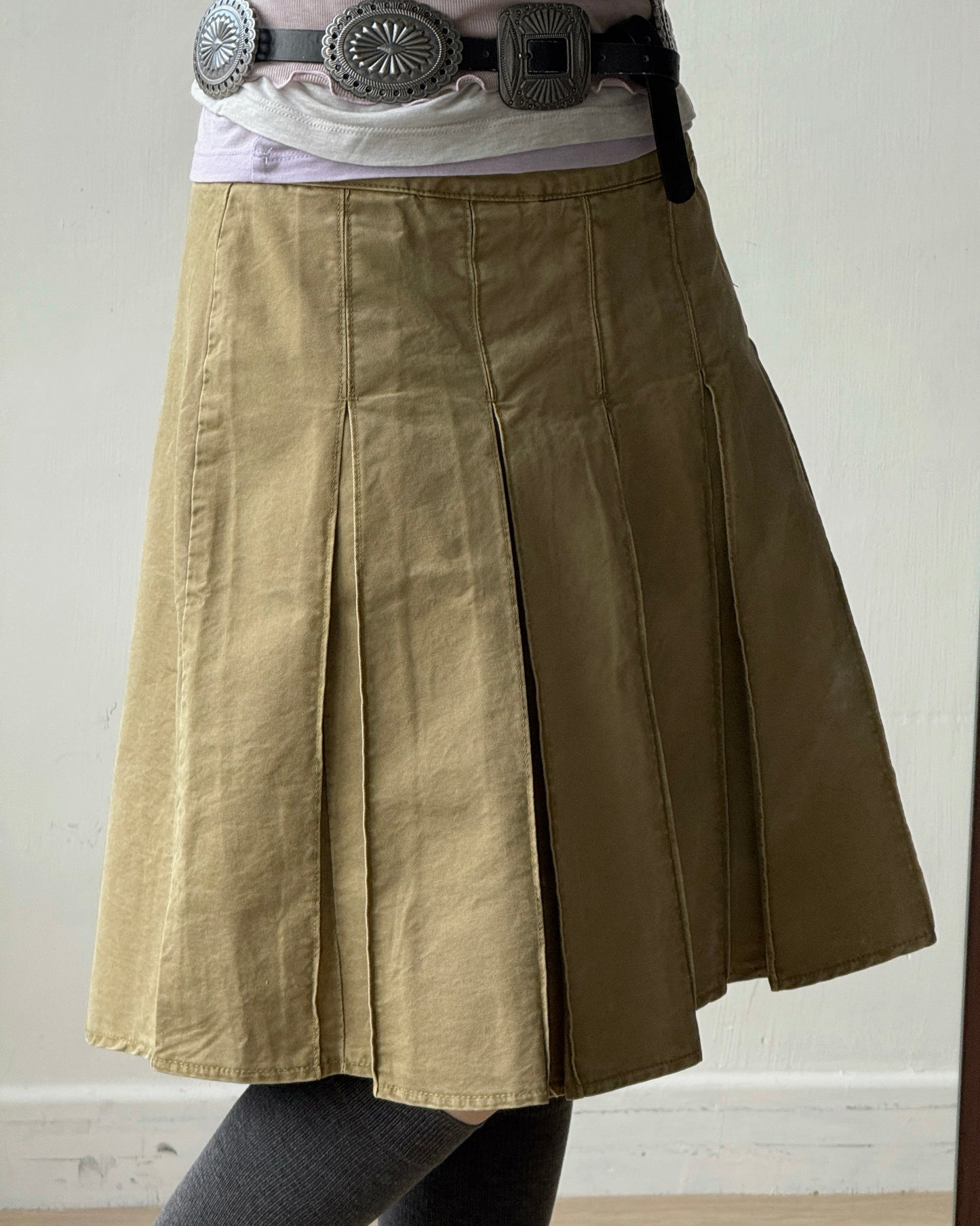 SK214 Pleated skirt - White | Navy | Beige