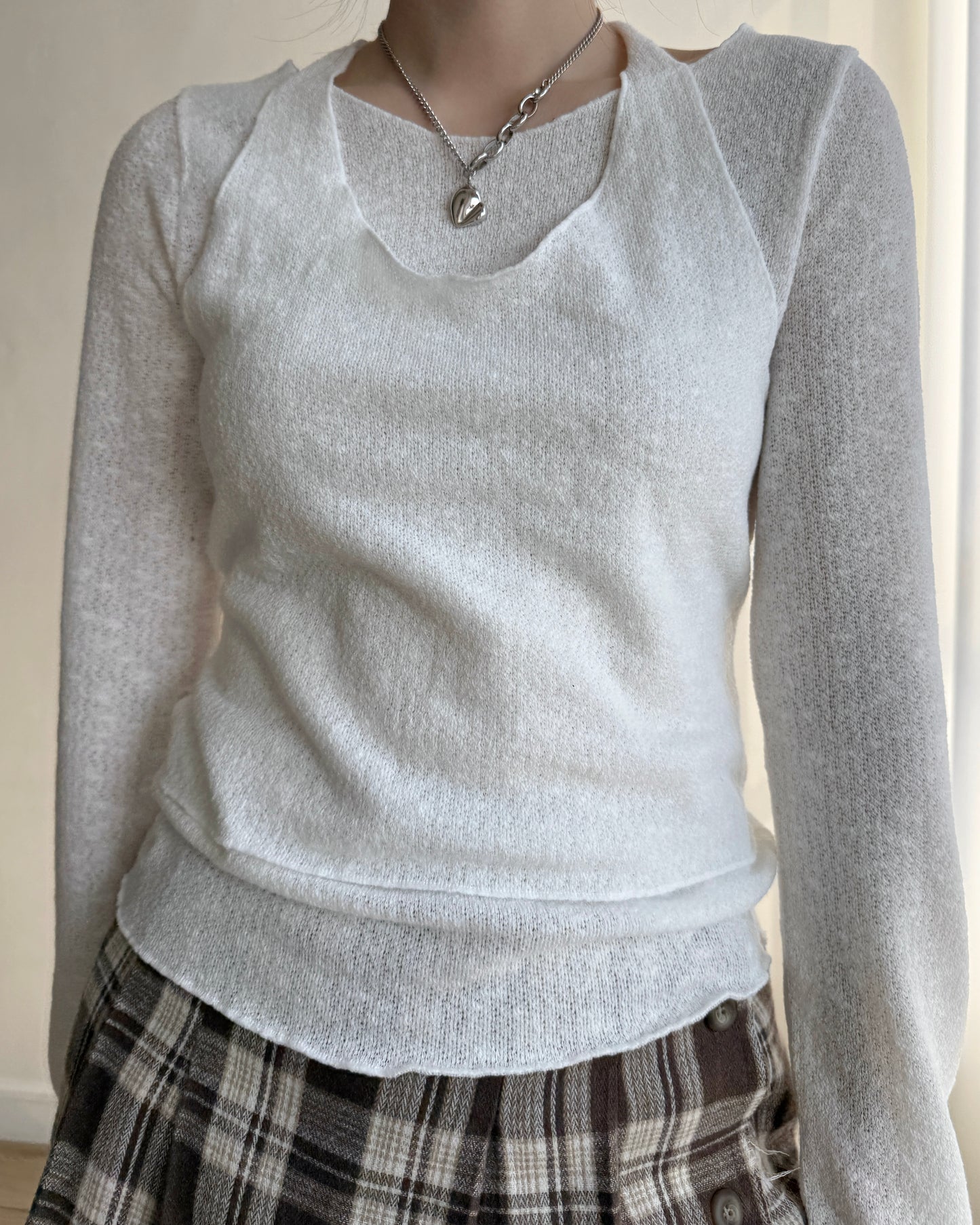 TP564 層次感百搭上衣 - White | Black