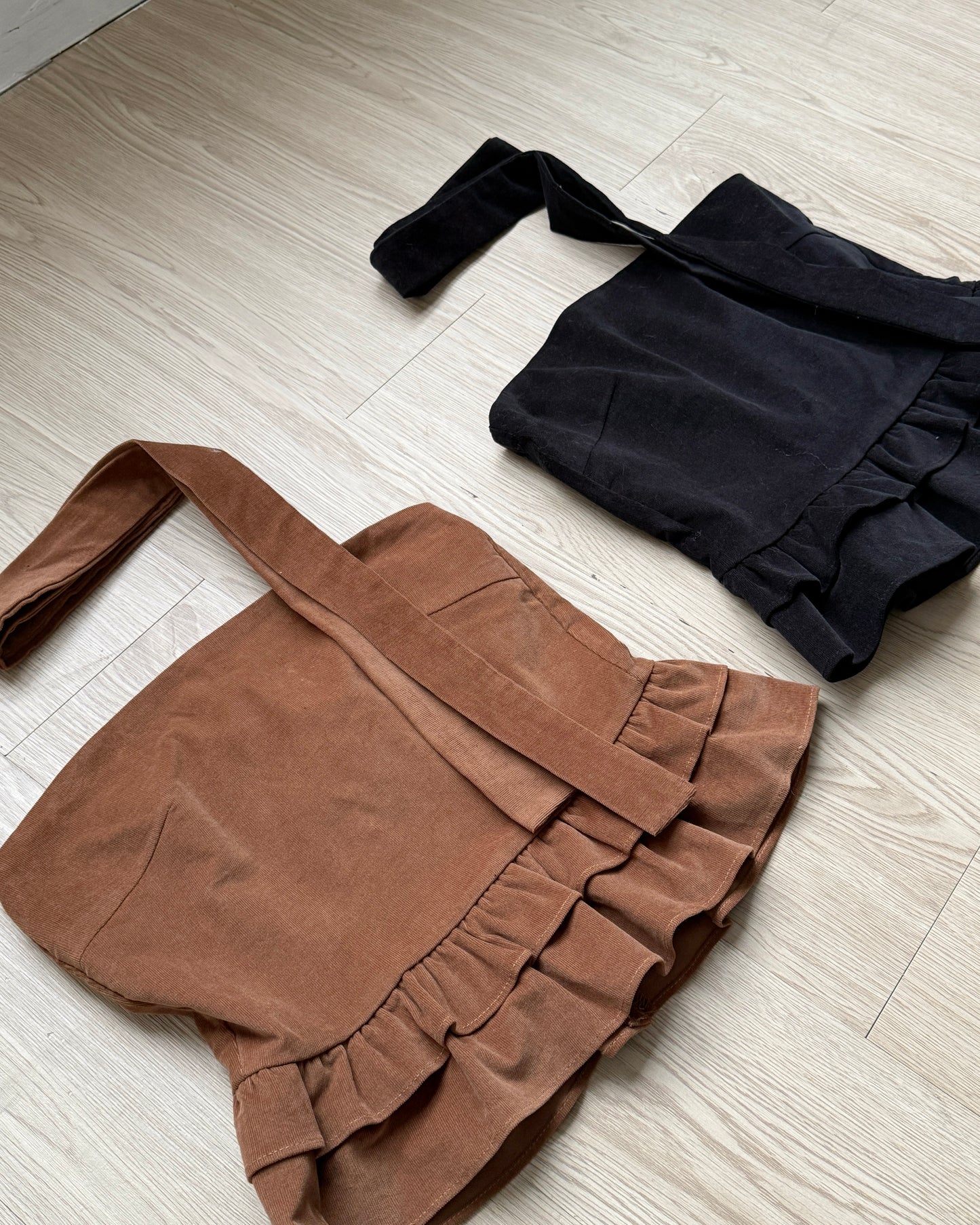 TP567 Corduroy Muffler Top - Mocha | Black