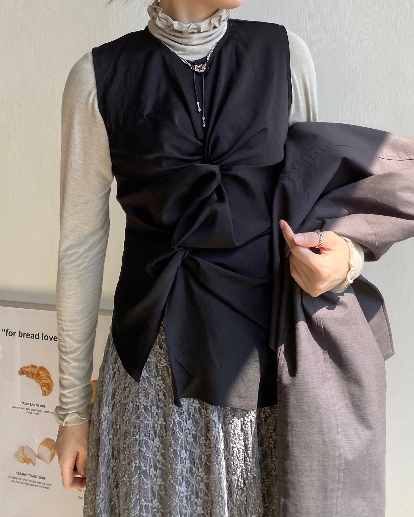 現貨 VT224 Knot Vest - White | Black