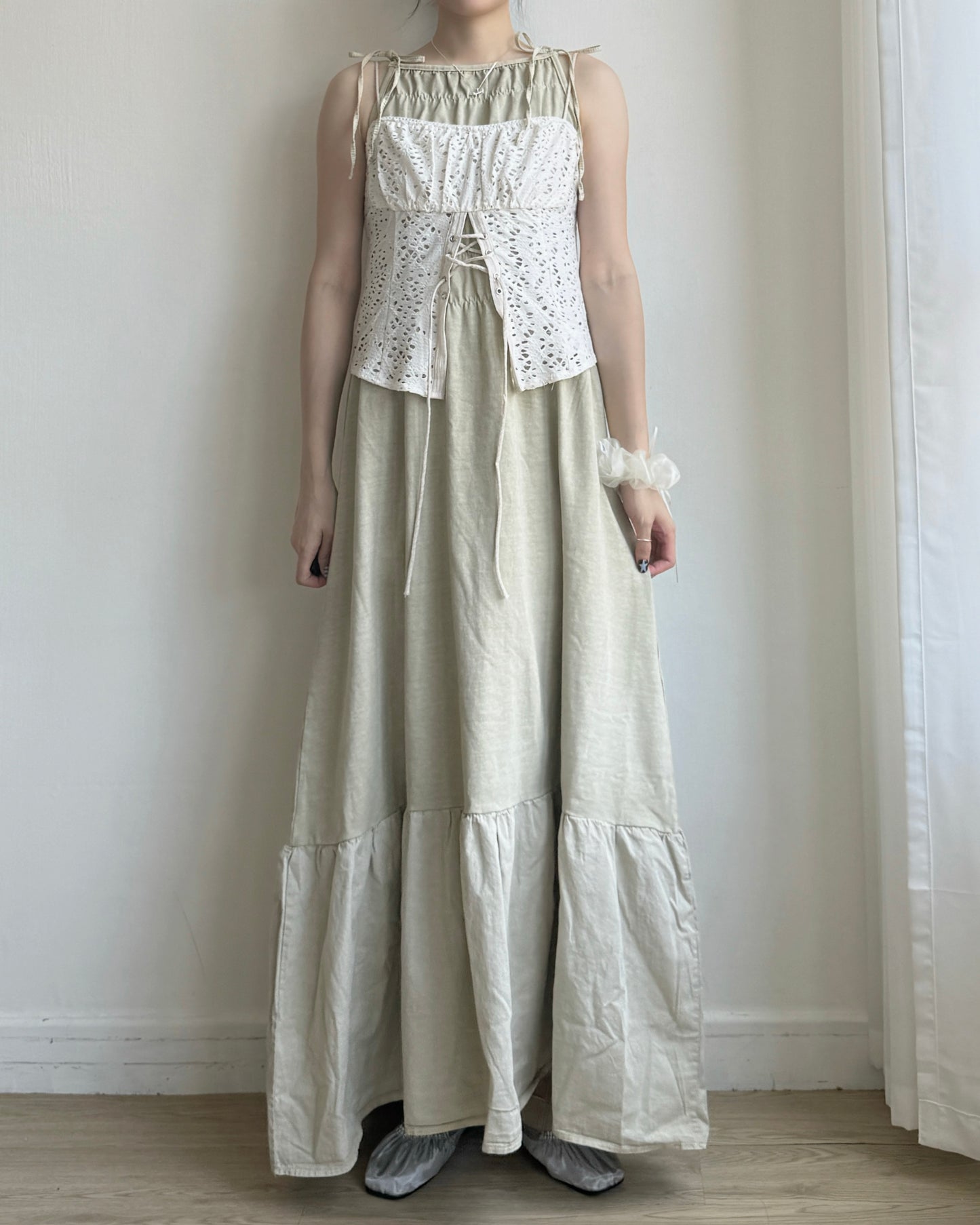 VT319 Eyelet Vest - Ivory