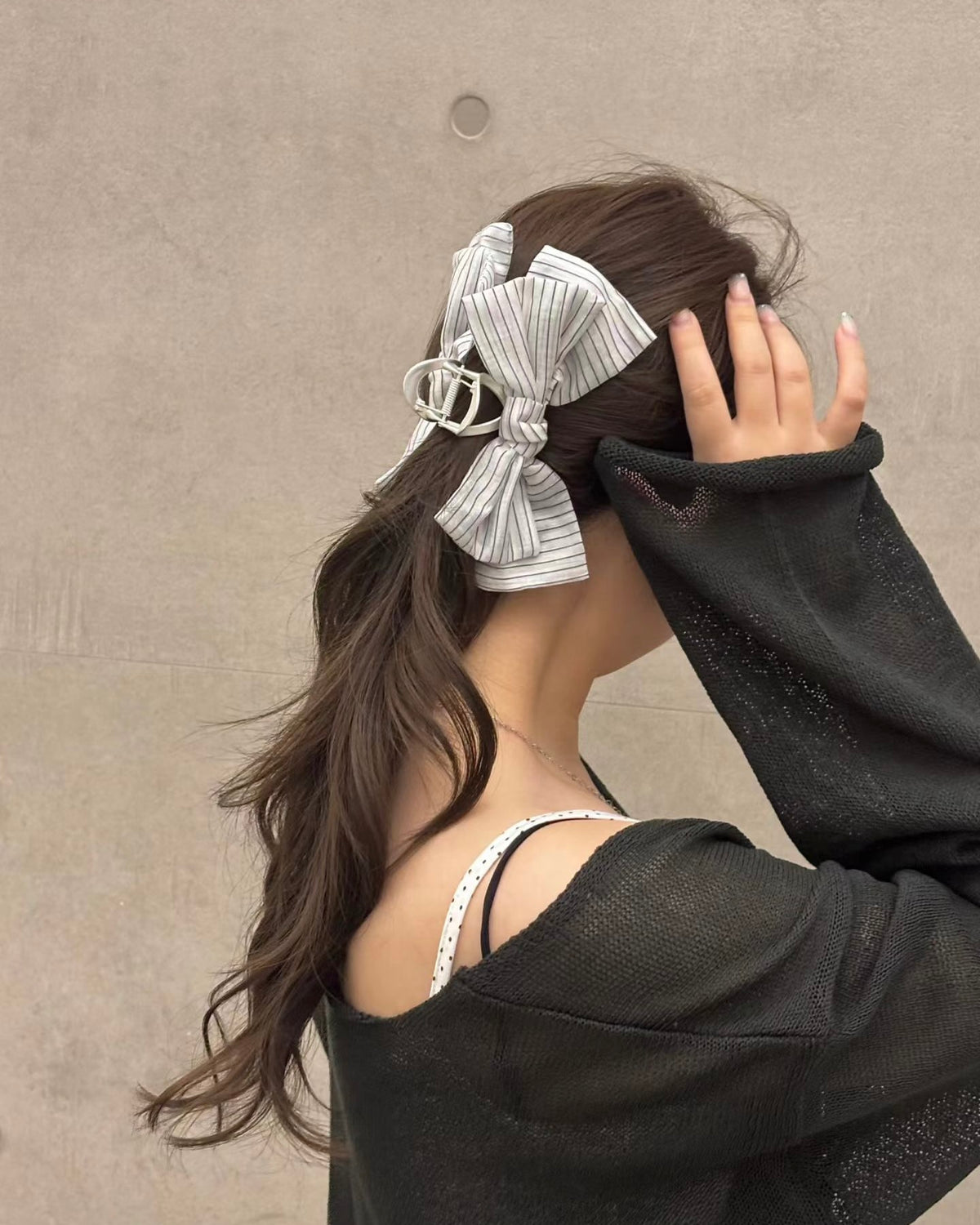 KA436 Pinstripe Bow Claw Clip - White | Black