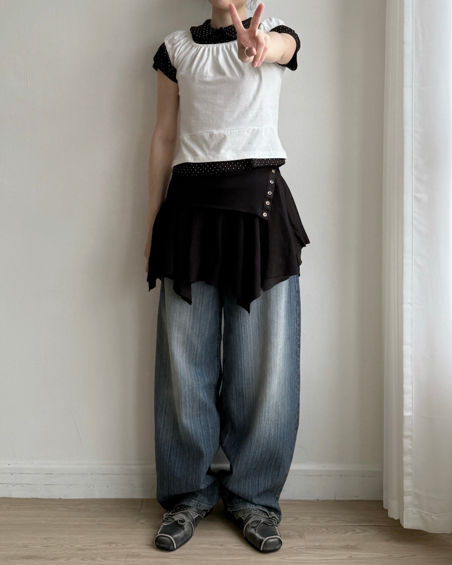 TP584 DotDot Collar TEE - White | Black