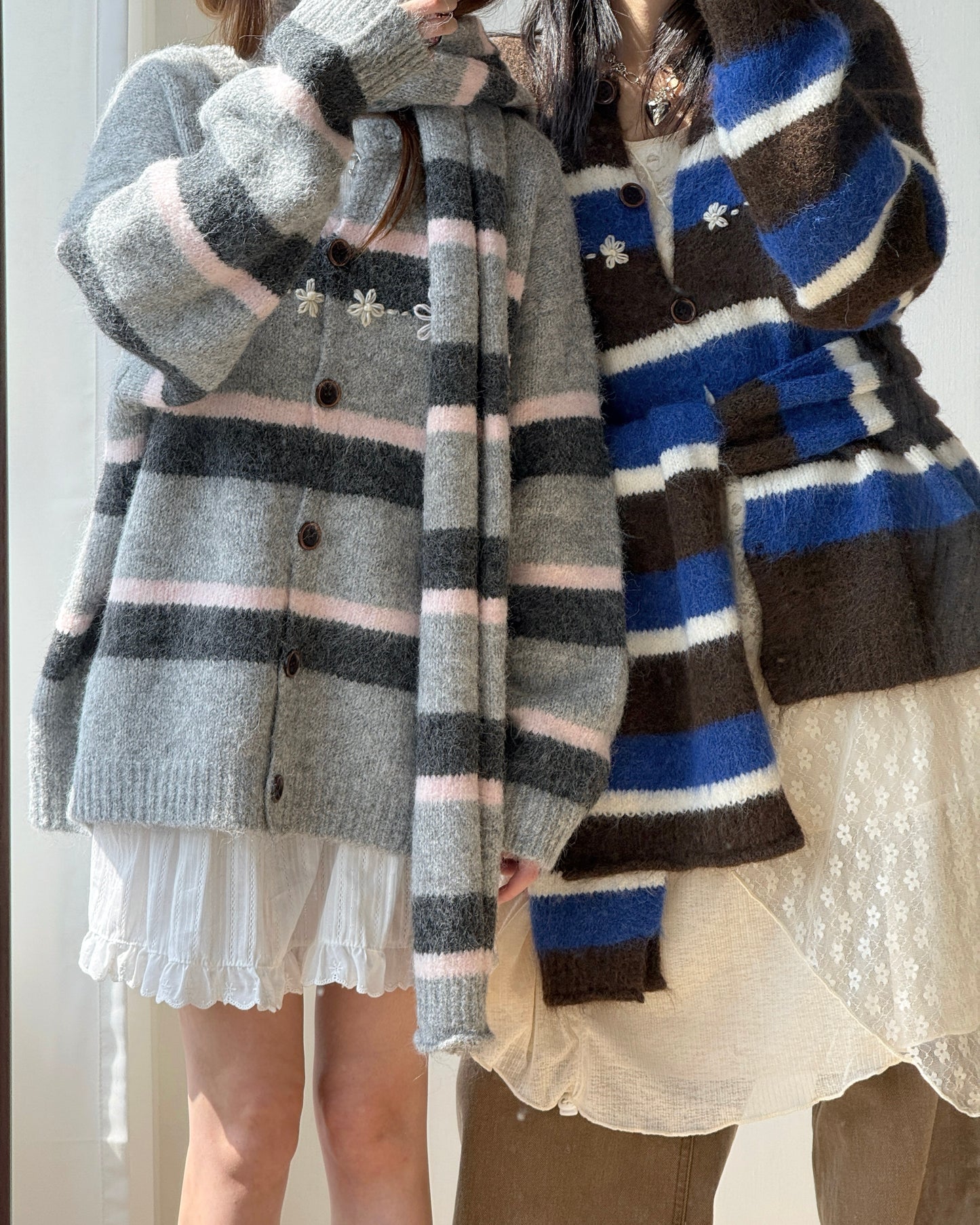 CD054 Floral Muffler Knit - Gray | Brown