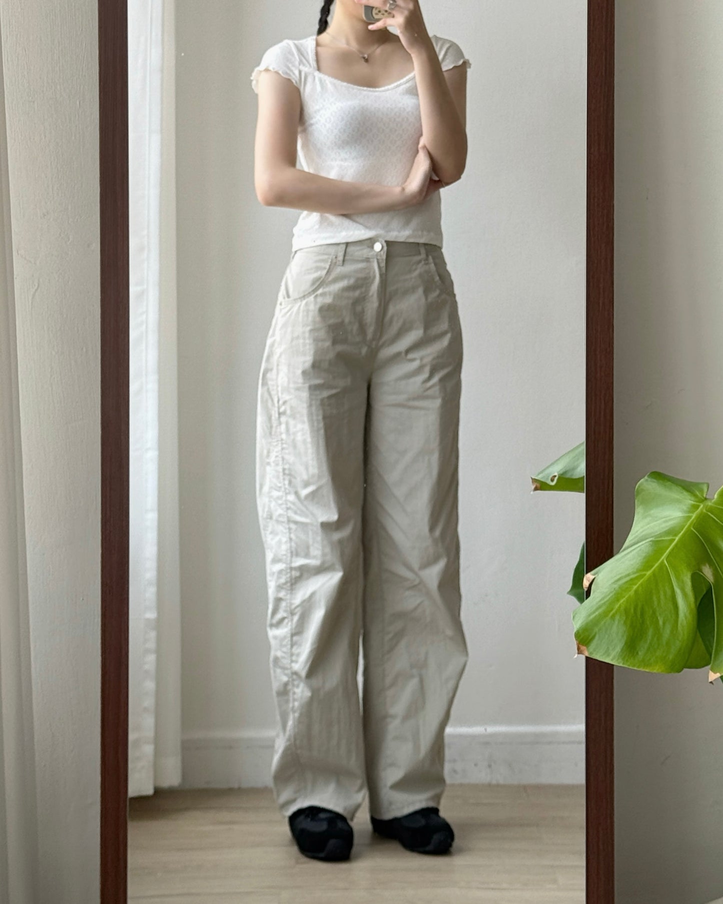 PT085 Cut-out Curved Pants - Beige | Ivory | Charcoal