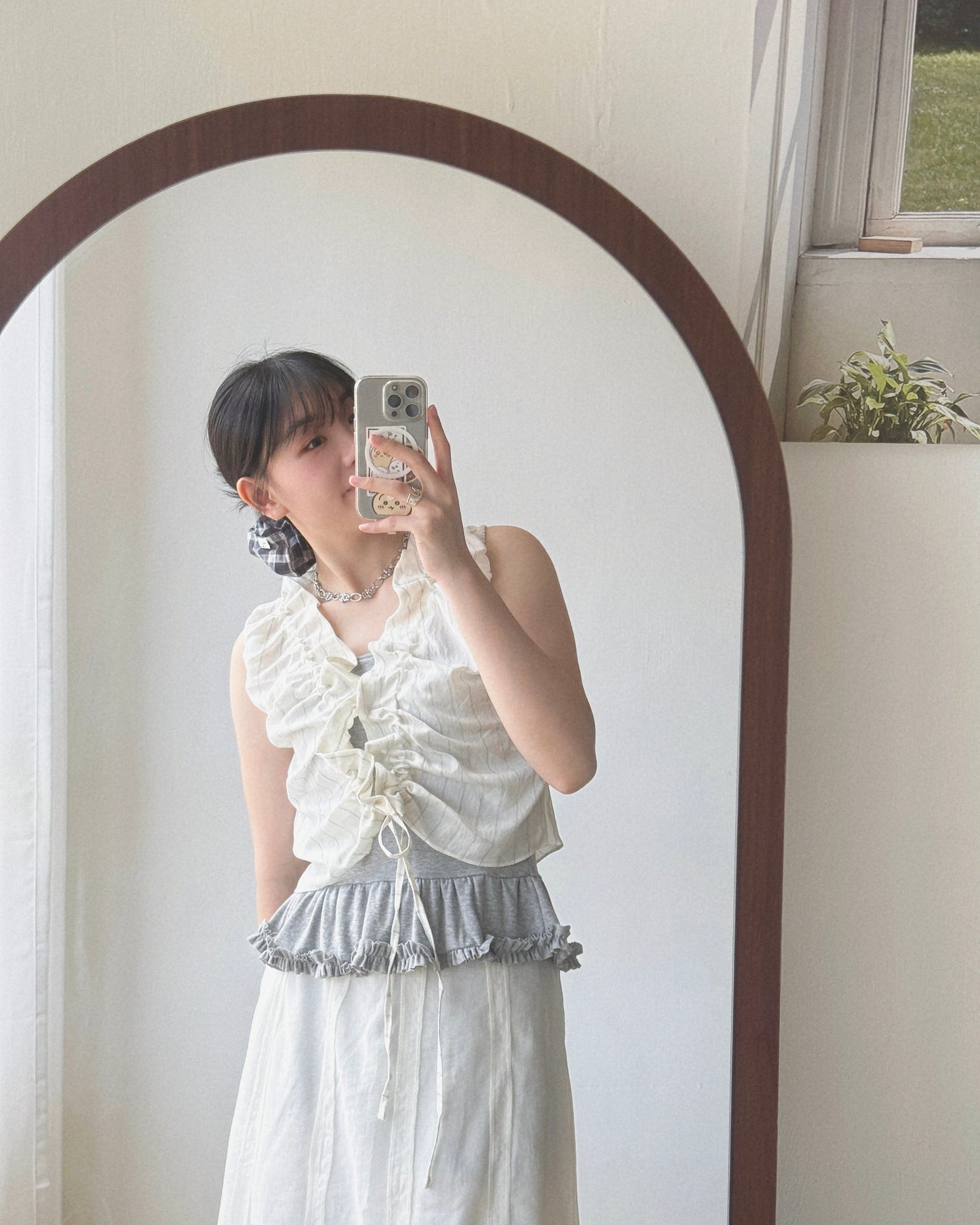 VT251 Sunny Vest Blouse - Ivory | Black