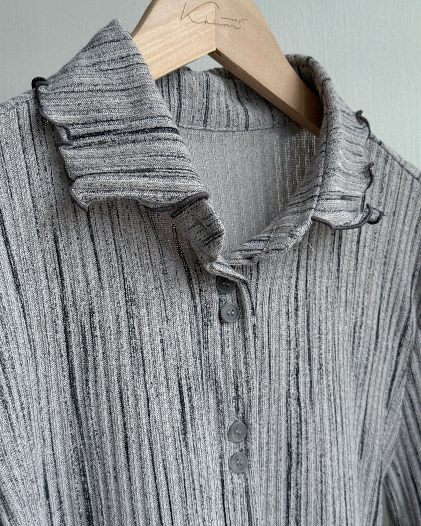 TP547 Draw Pleated Blouse - Ivory | Gray