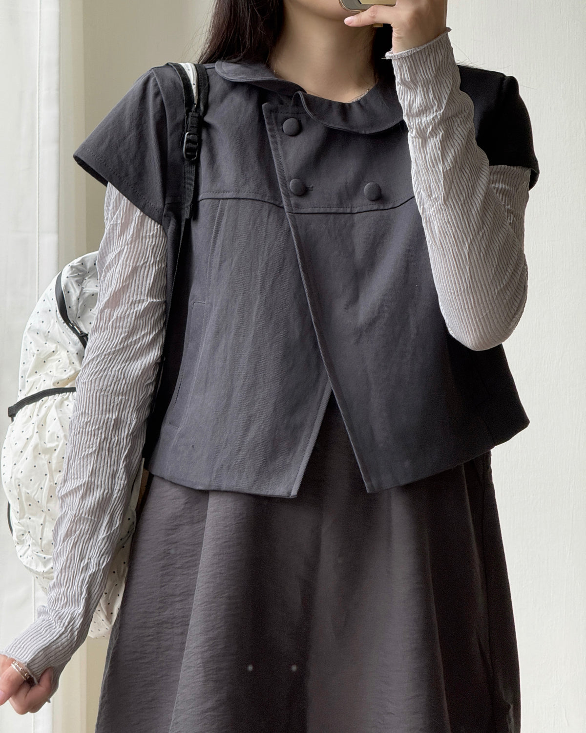 VT327 Cozy Pocket Short Vest - Ivory | Charcoal
