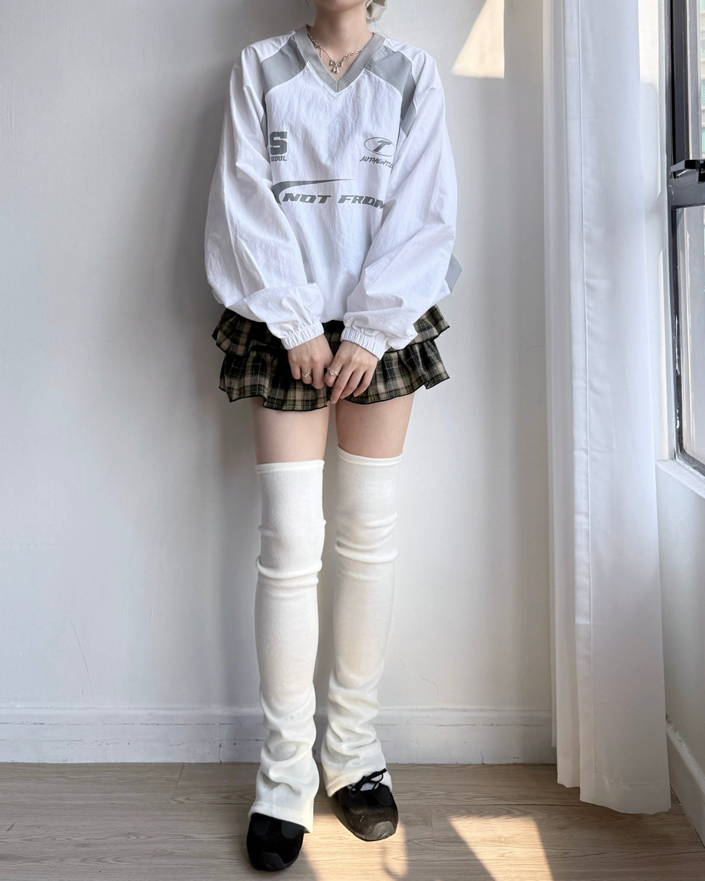 TP550 Nylon Sweatshirt - White | Black