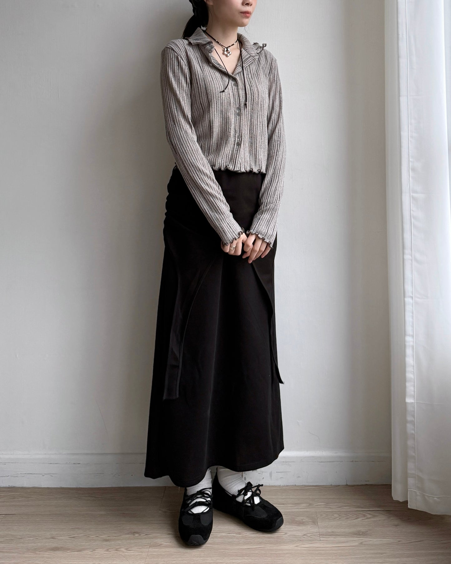 TP547 Draw Pleated Blouse - Ivory | Gray