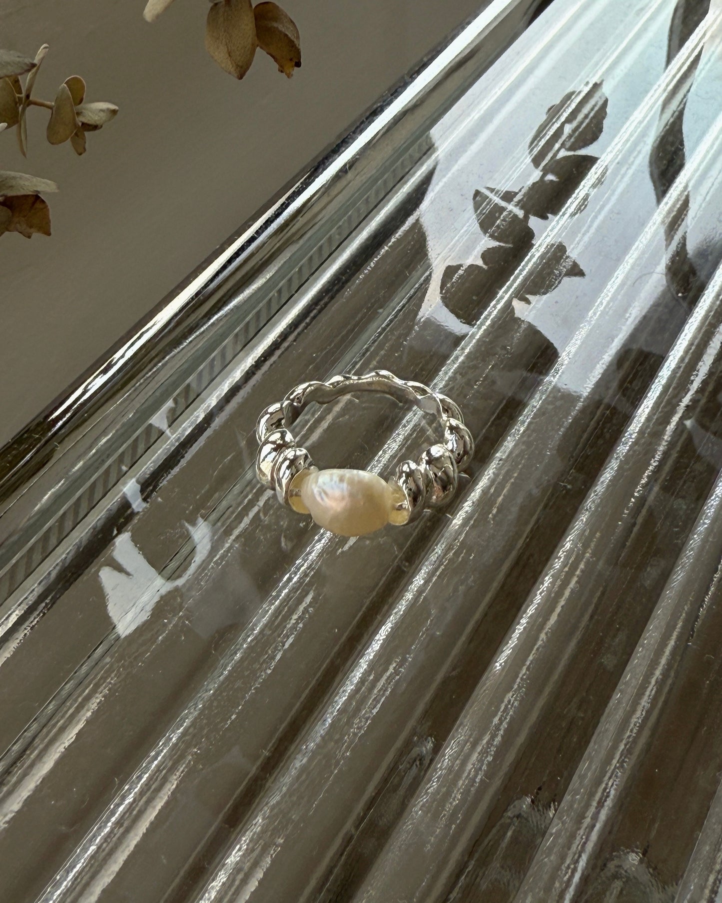 KA405 Pearls Ring