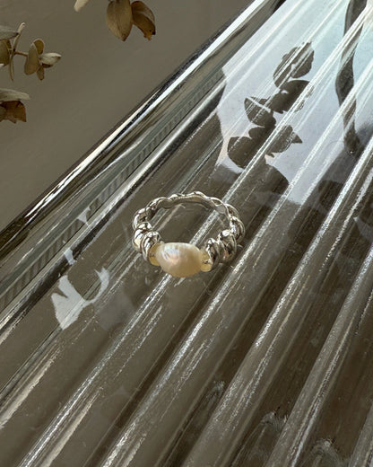 KA405 Pearls Ring