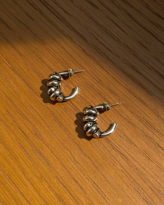 KA298 Croissant Earring