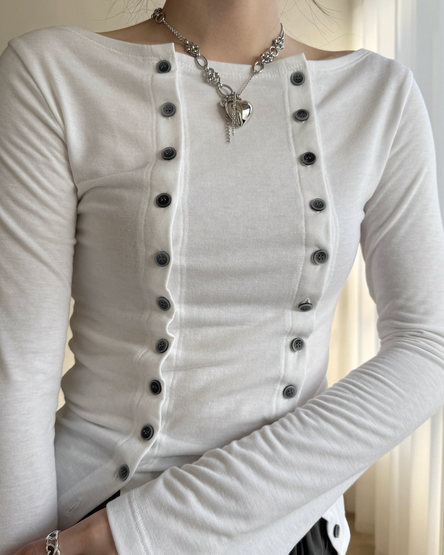 TP571 Button Top - Black | White