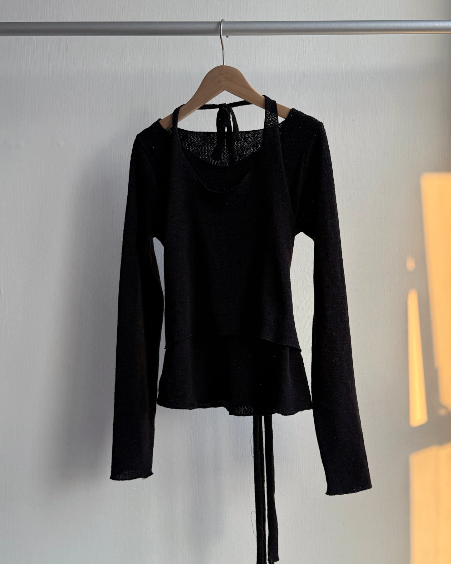 TP564 層次感百搭上衣 - White | Black