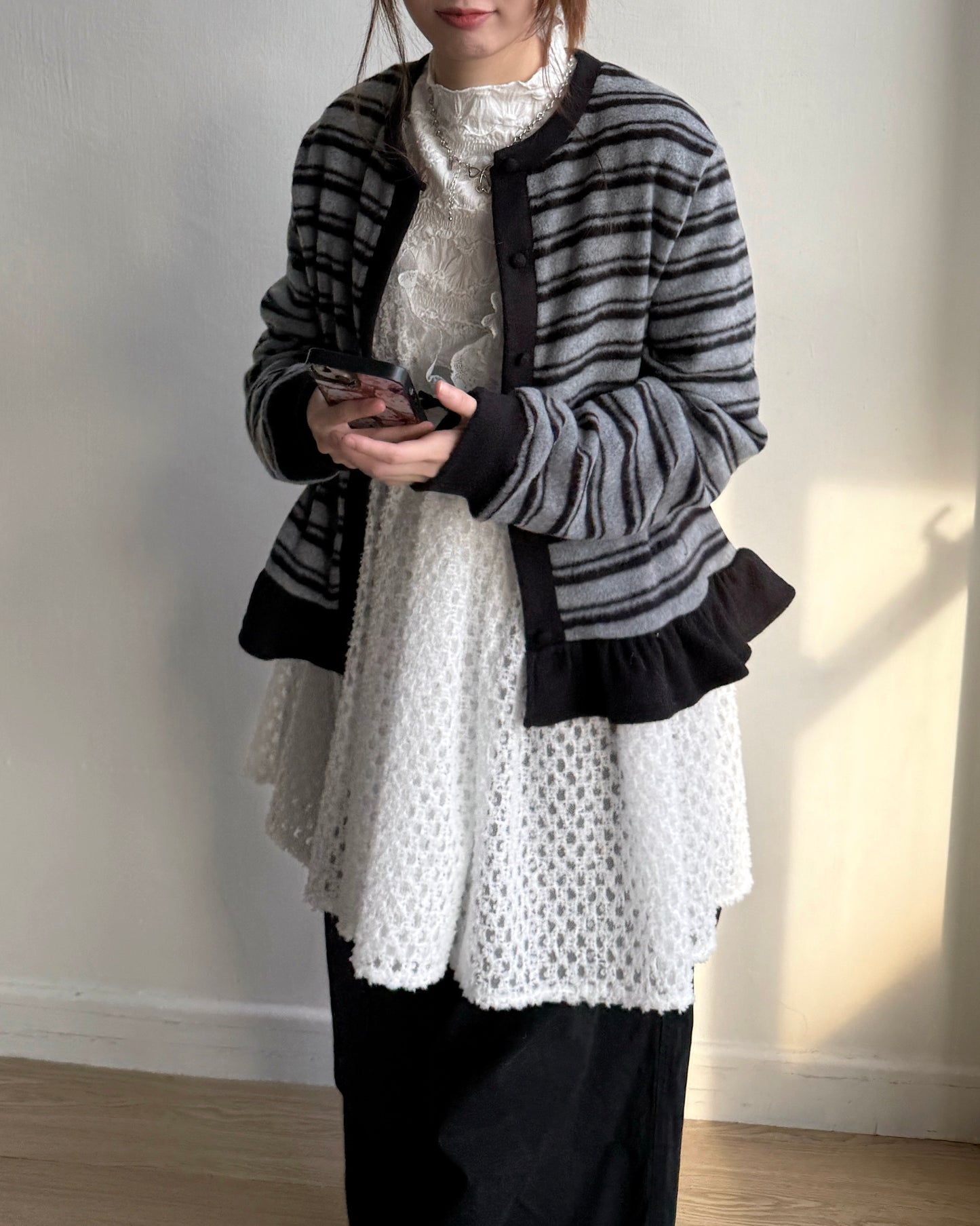 VT268 Lace Vest - White | Black