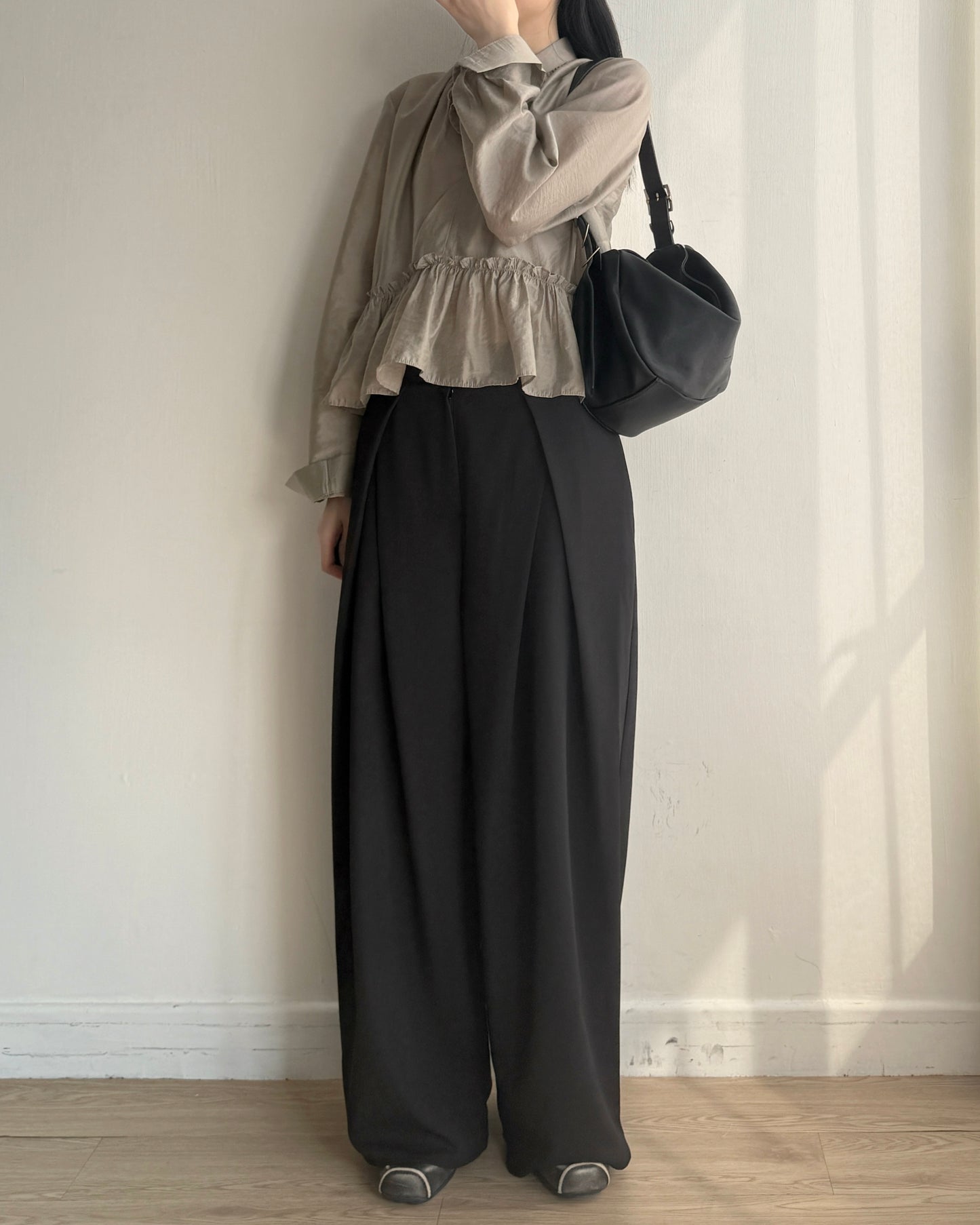 (🧨7-11/2限定優惠) TP568 Ruffle Blouse - White | Khaki | Black