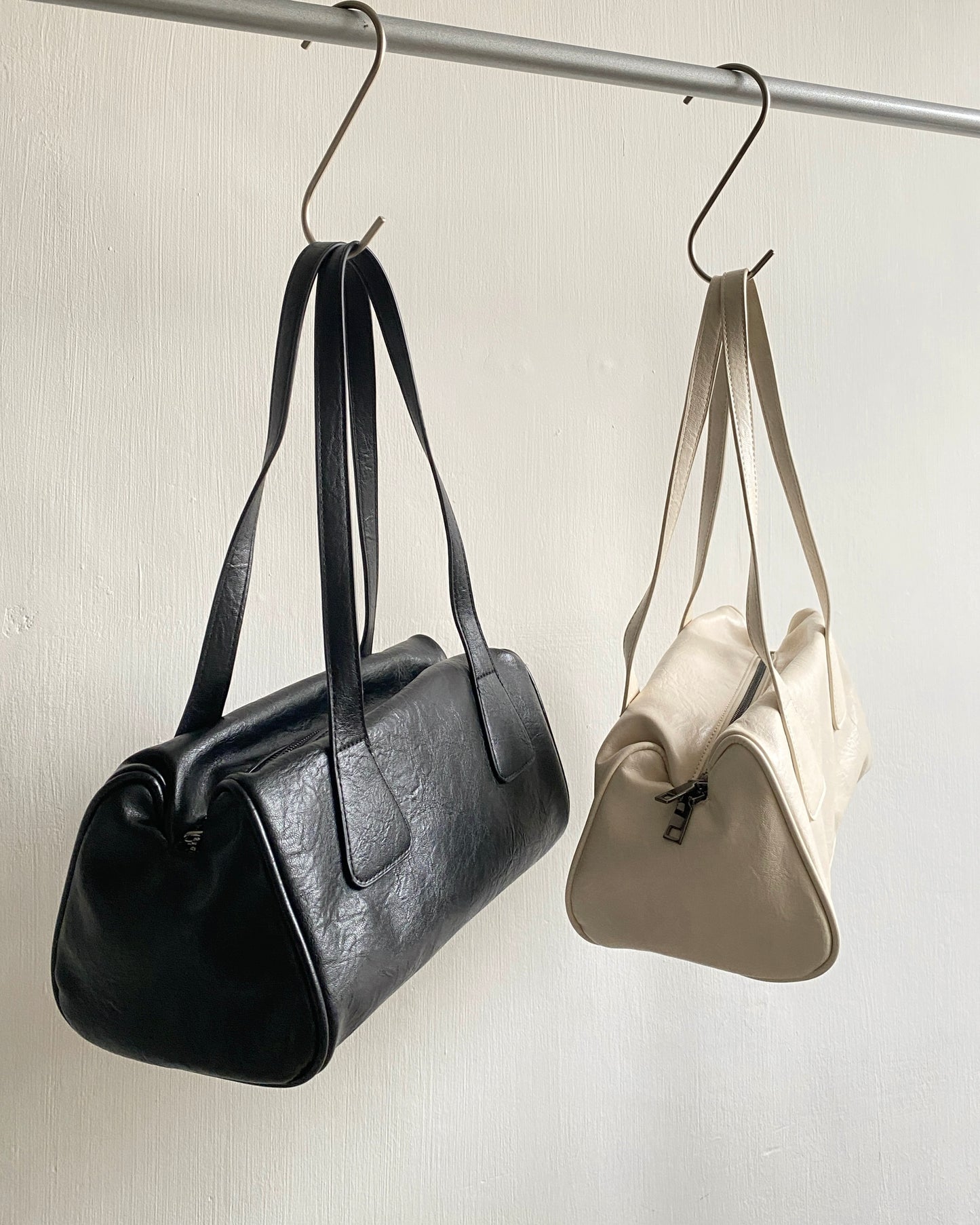 BG029 PU Leather Shoulder Bag - Ivory | Black
