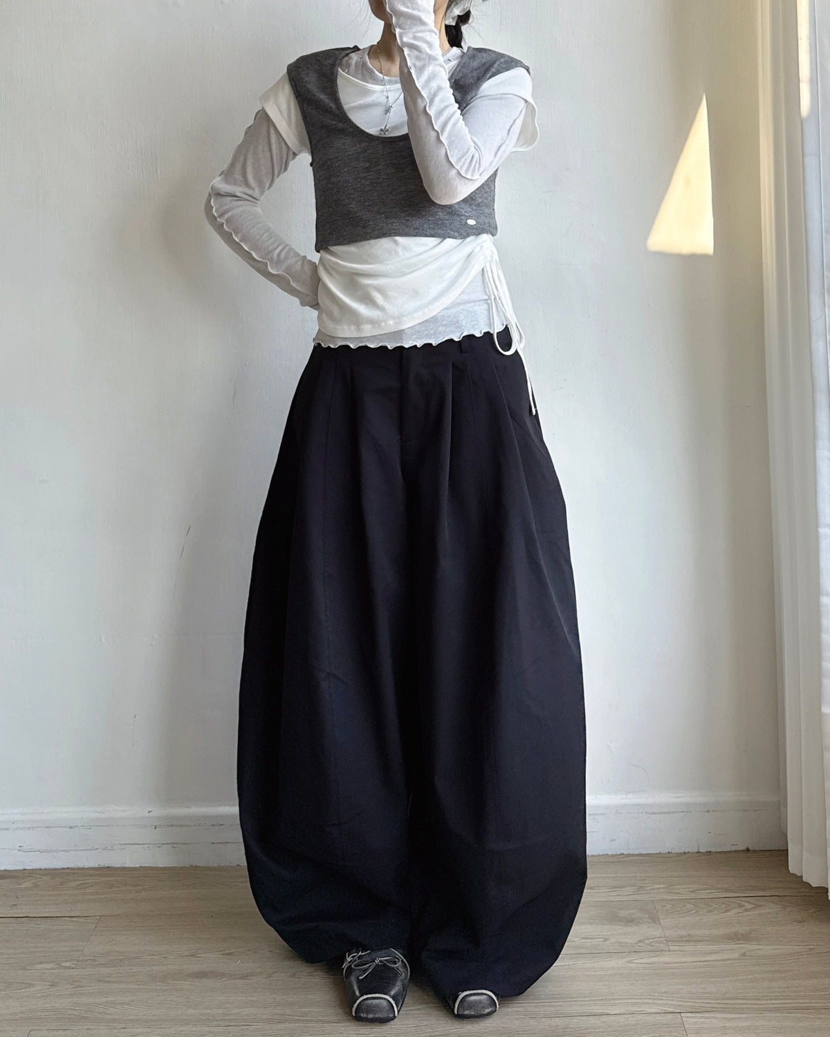 PT086 Balloon Wide Pants - Ivory | Black