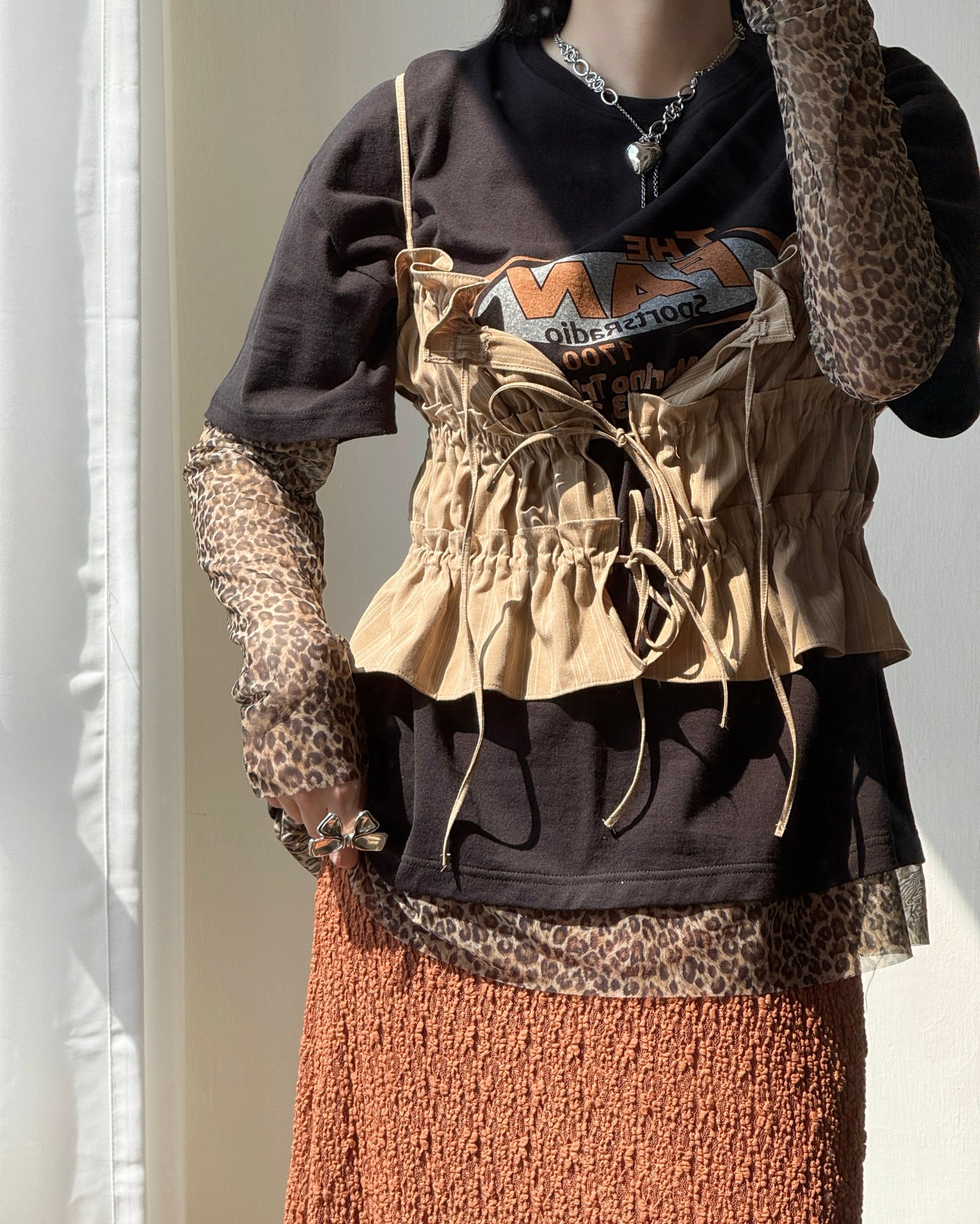 VT264 Eva Vest - Beige | Black