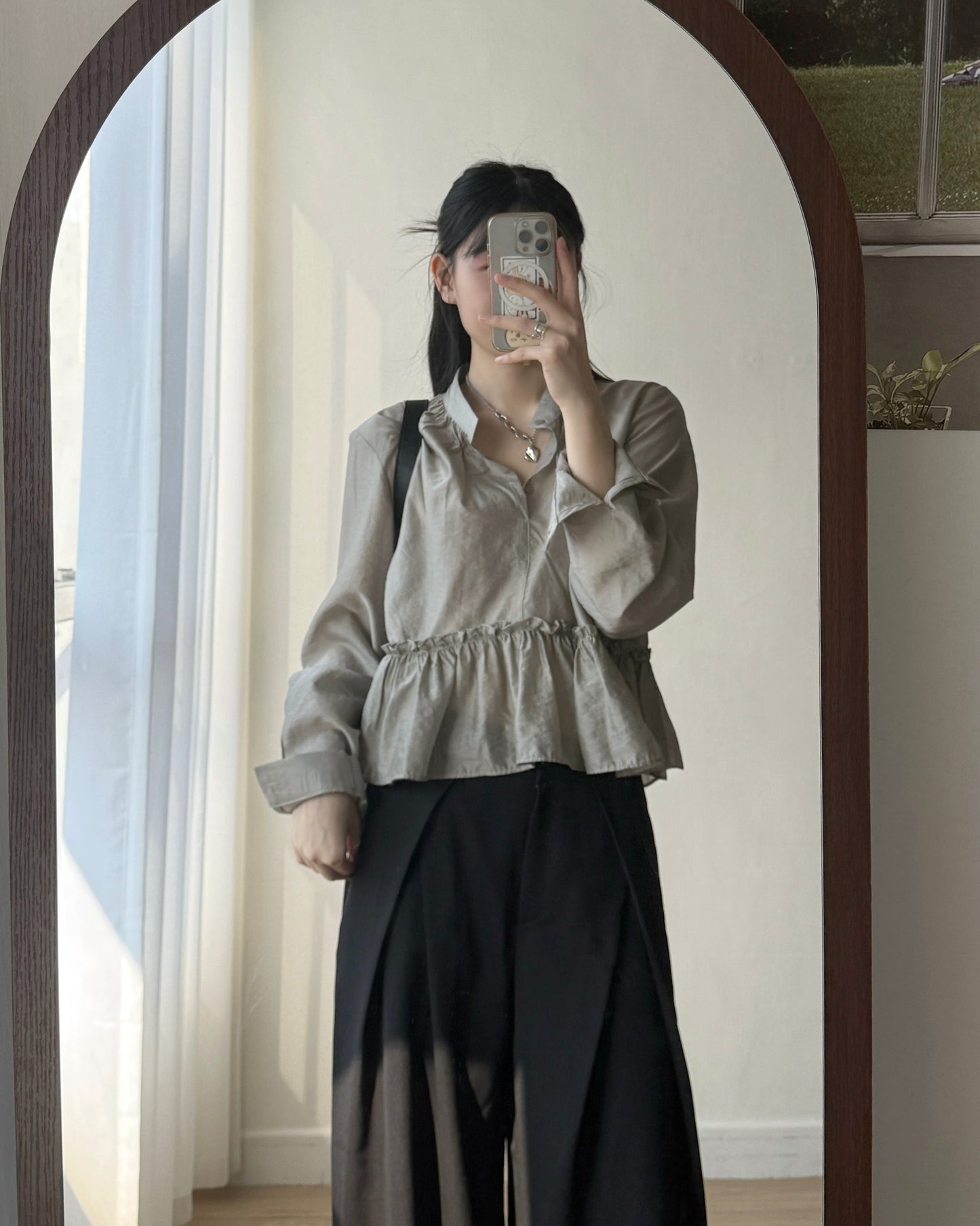 (🧨7-11/2限定優惠) TP568 Ruffle Blouse - White | Khaki | Black