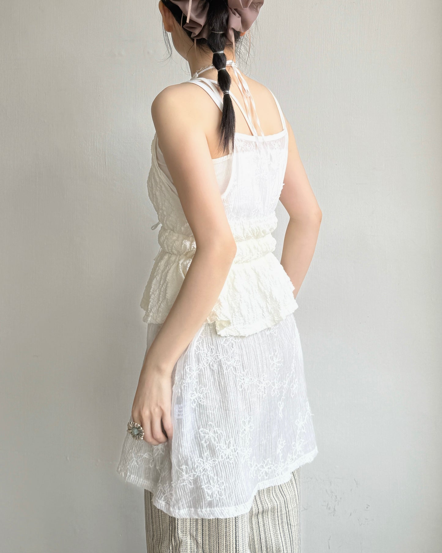 VT297 Floral Vest OPS - White | Black