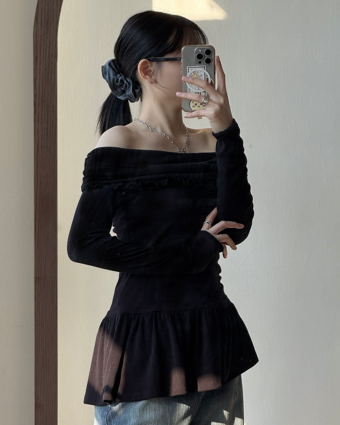 TP568 Off-shoulder Frill Flare Top - Gray | Black