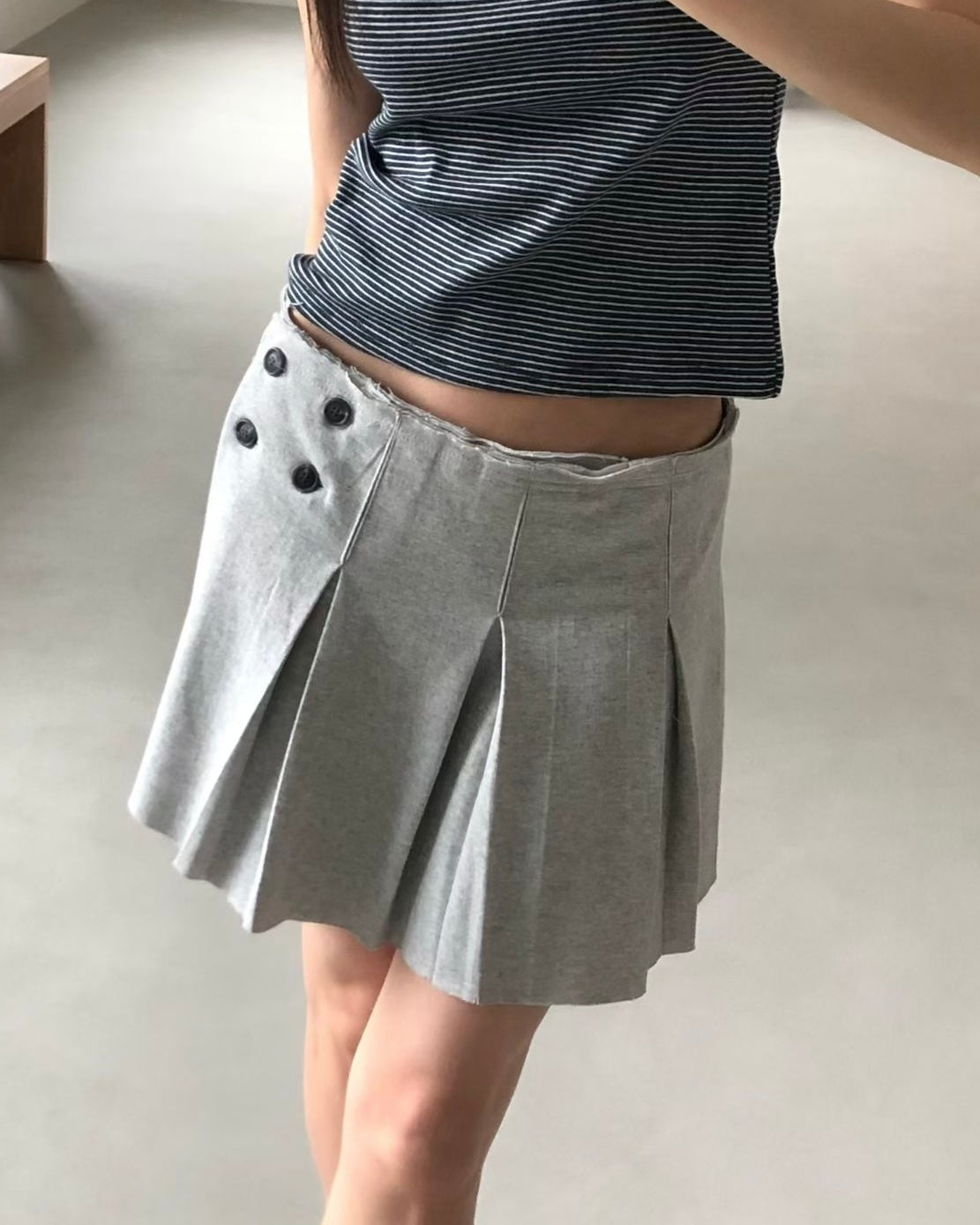 SK220 Pleated Skirt - Gray | Black