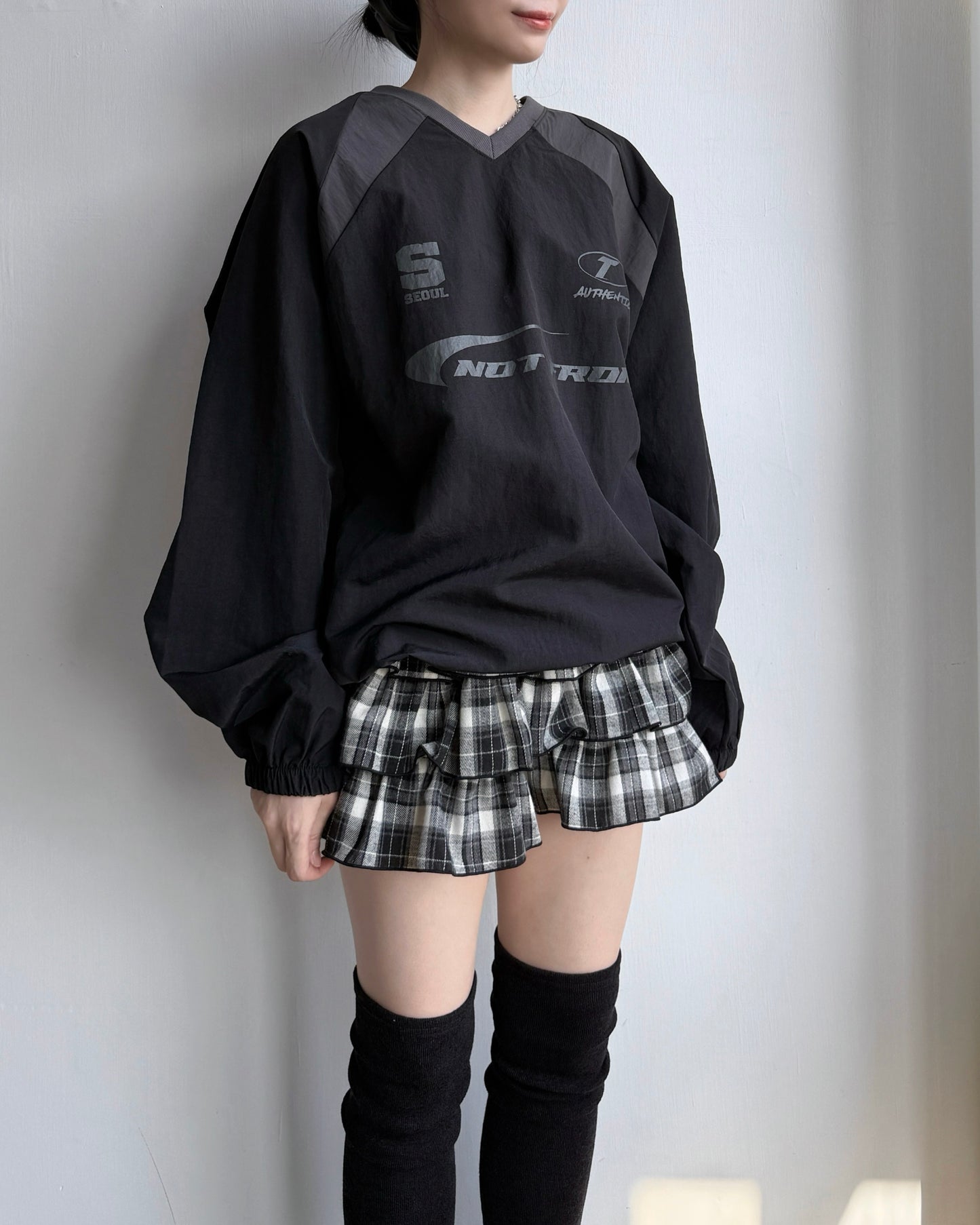 TP550 Nylon Sweatshirt - White | Black