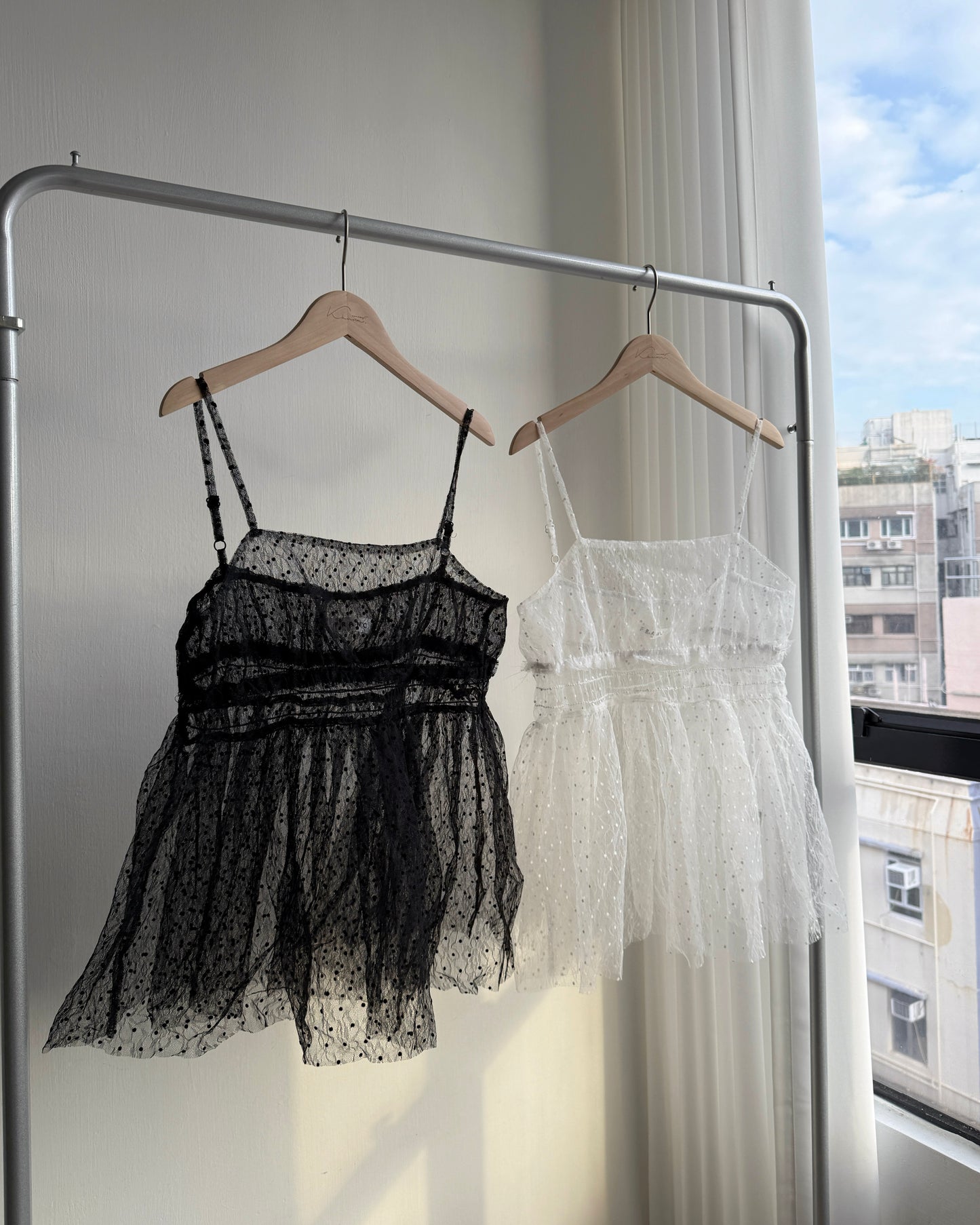 VT270 Lace Vest - Black