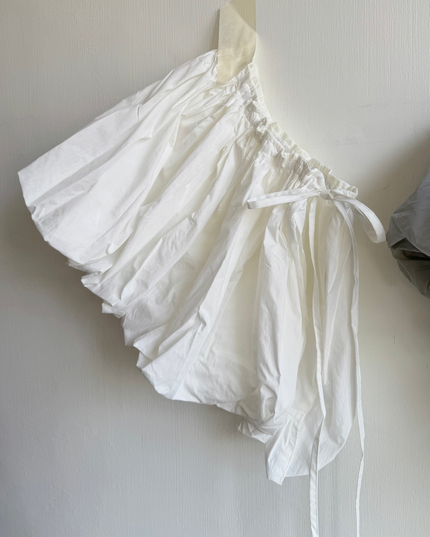 SK221 Balloon Skirt - White | Black | Gray